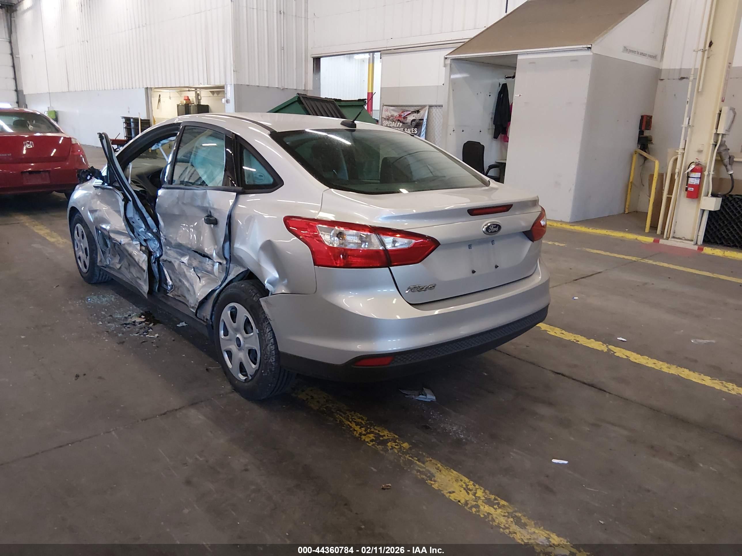 FORD FOCUS image 3