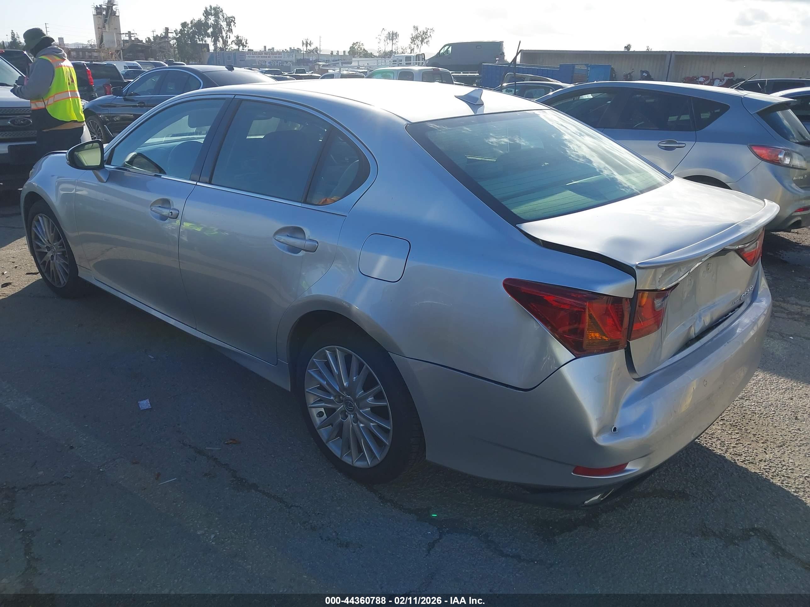 LEXUS GS image 3