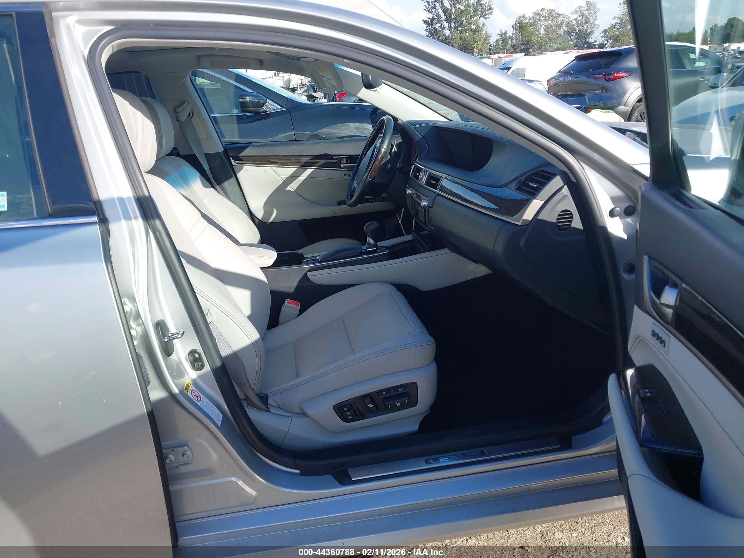 LEXUS GS image 5