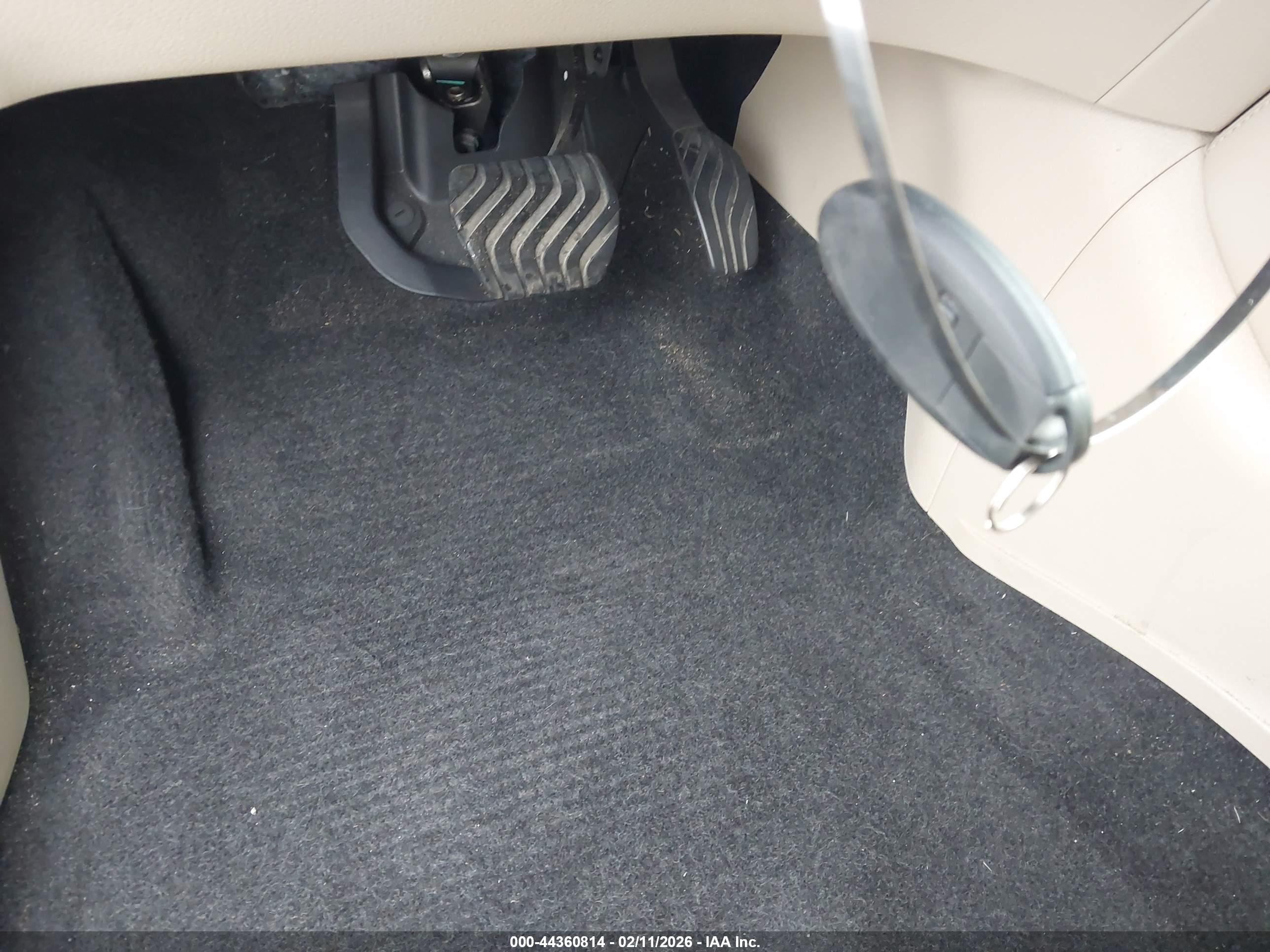 NISSAN ROGUE image 11