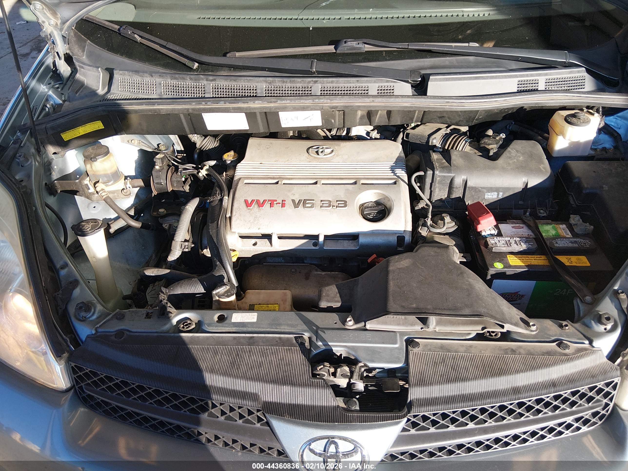 TOYOTA SIENNA image 10