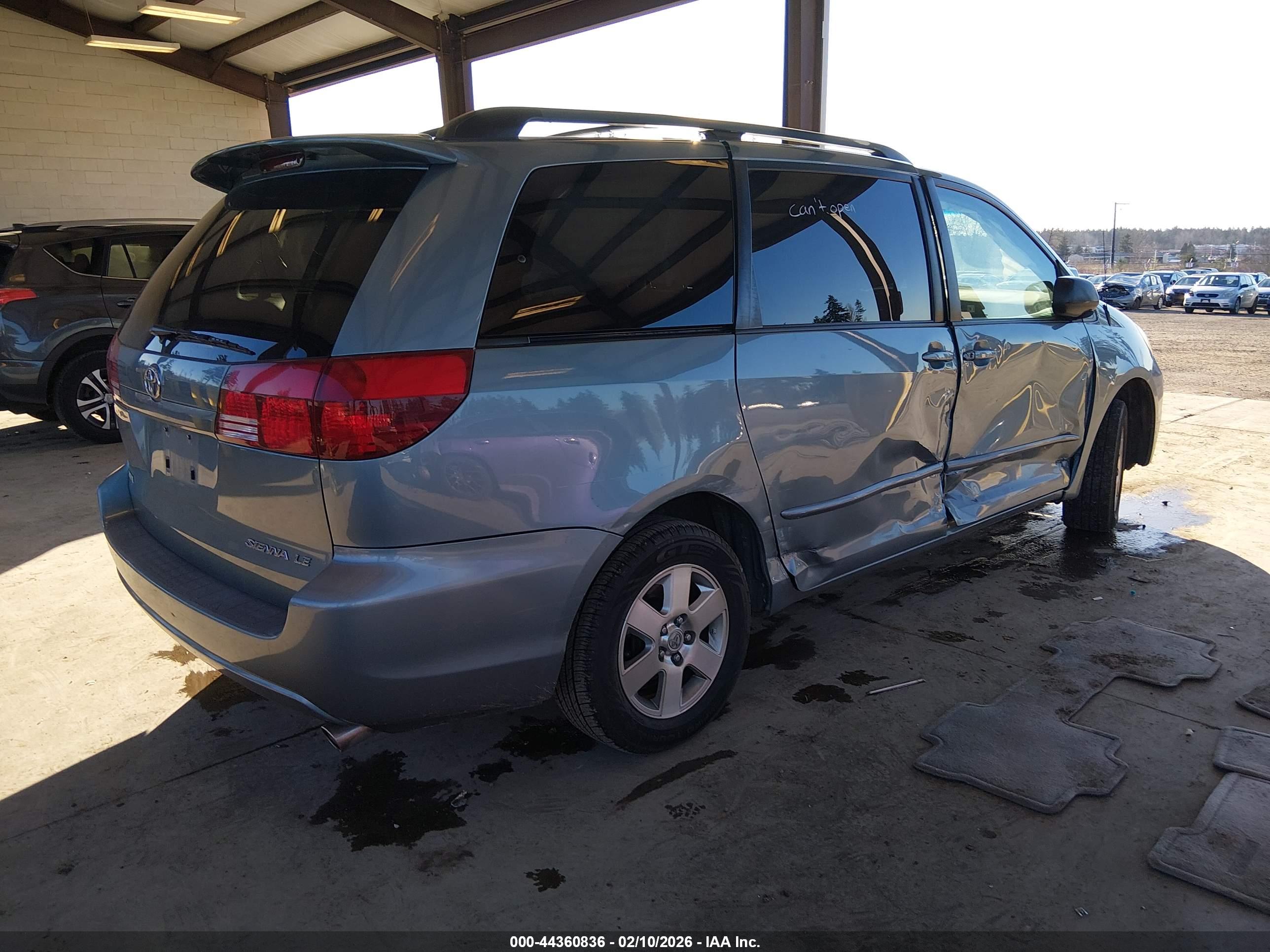 TOYOTA SIENNA image 4