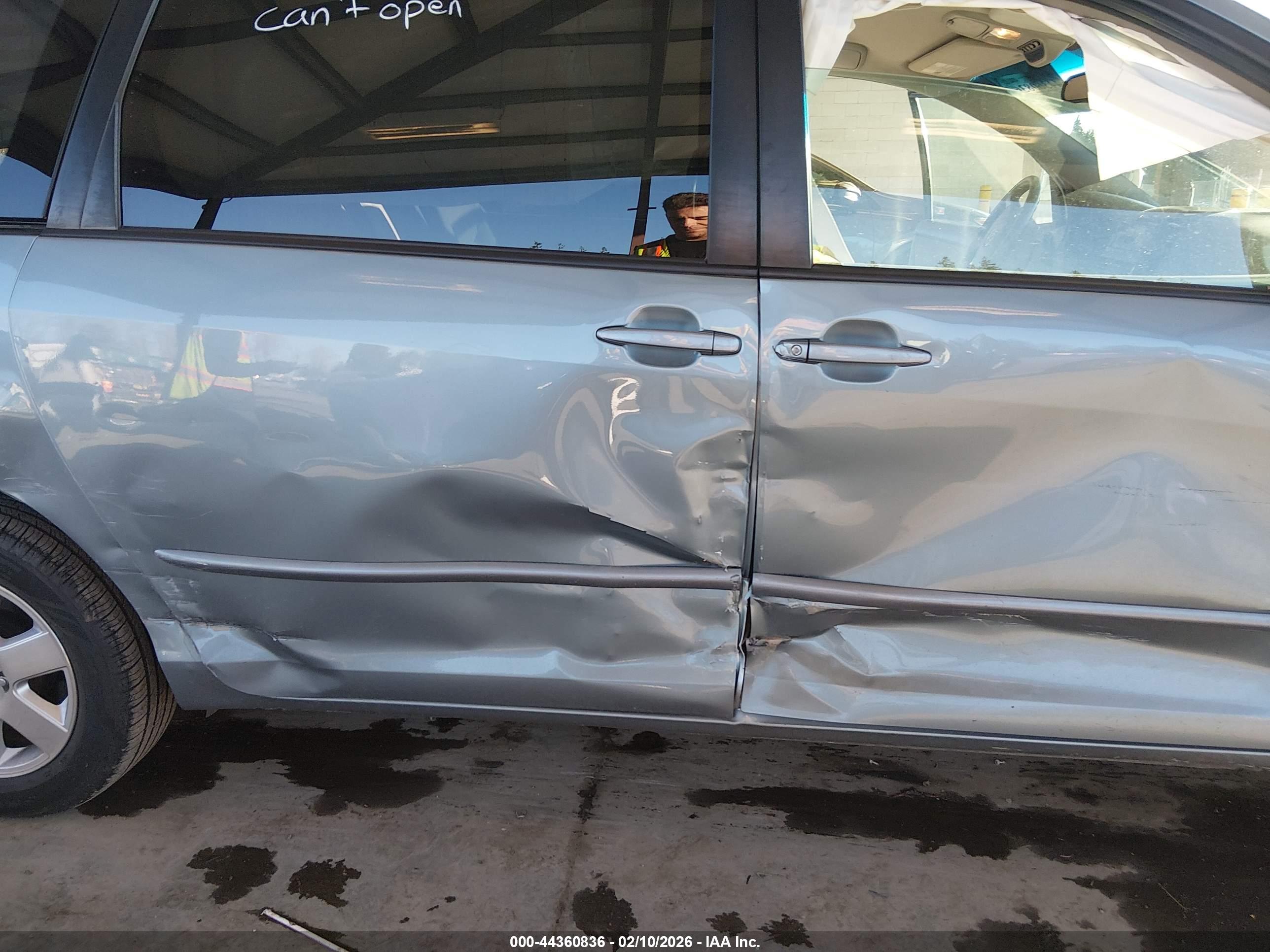 TOYOTA SIENNA image 6