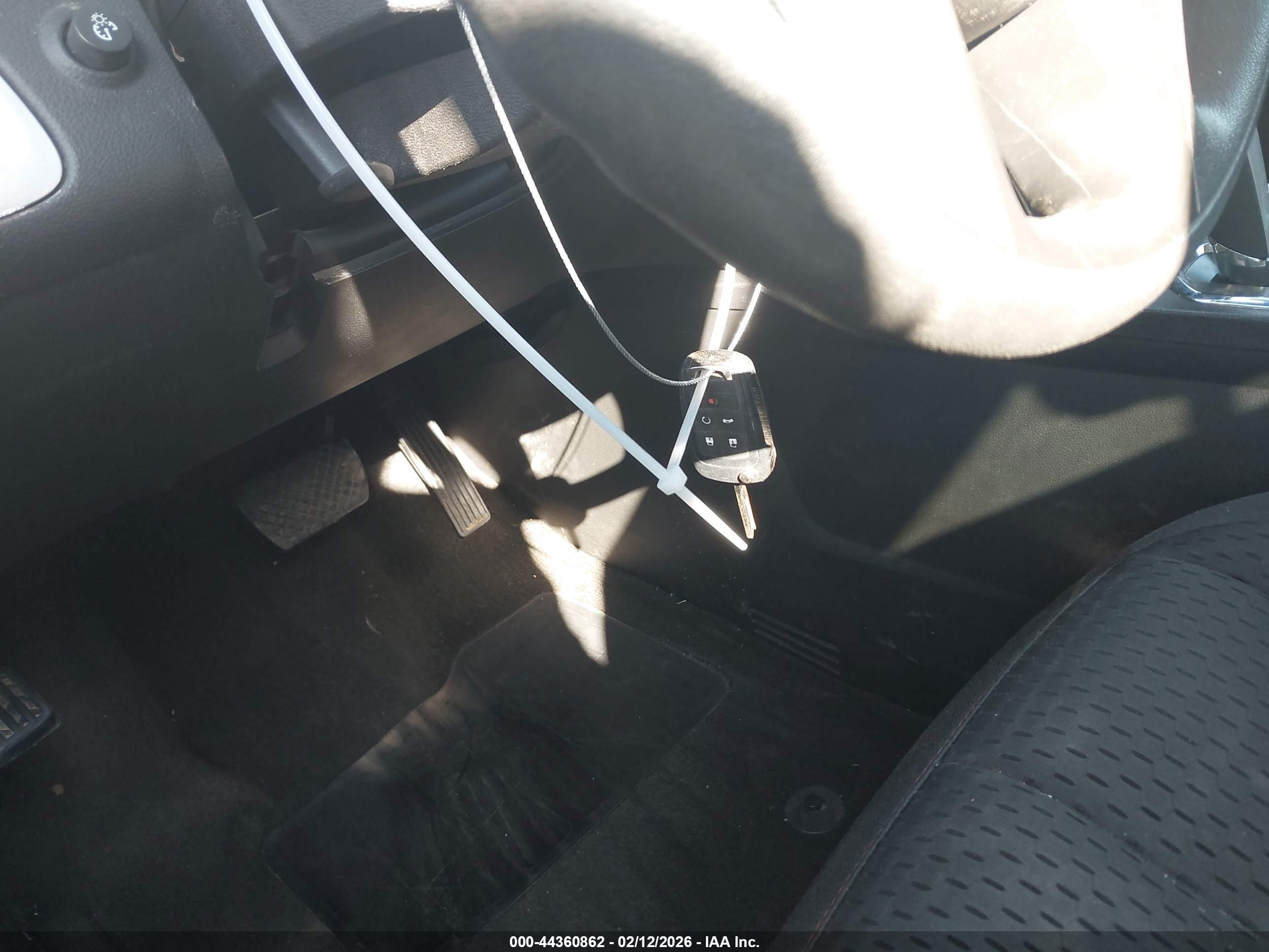 GMC TERRAIN image 11