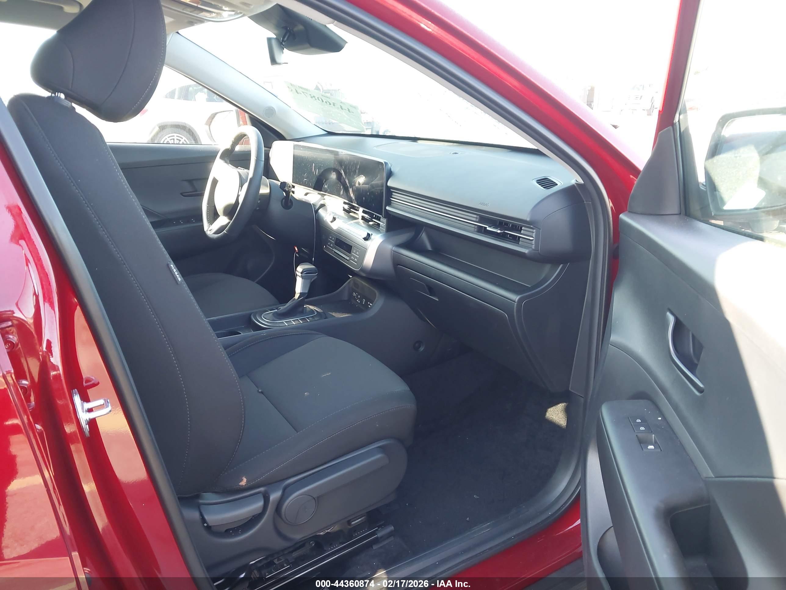 HYUNDAI KONA image 5