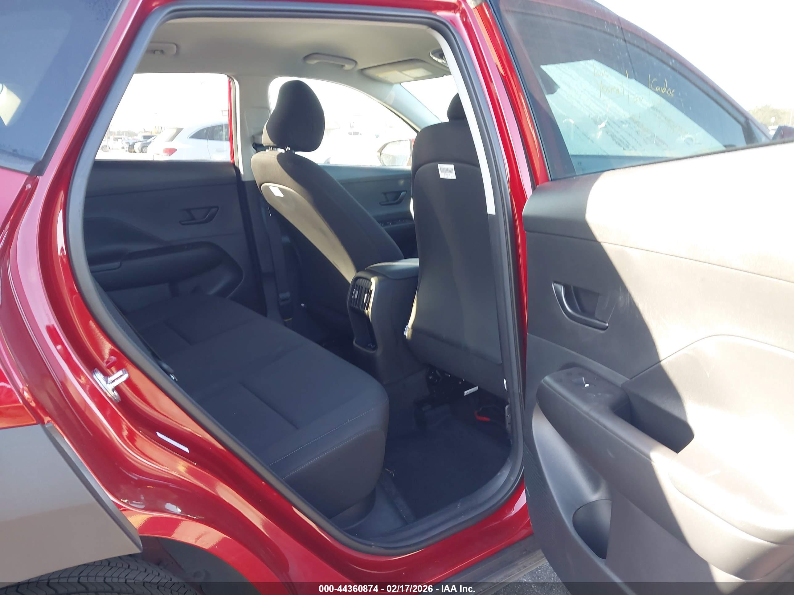 HYUNDAI KONA image 8