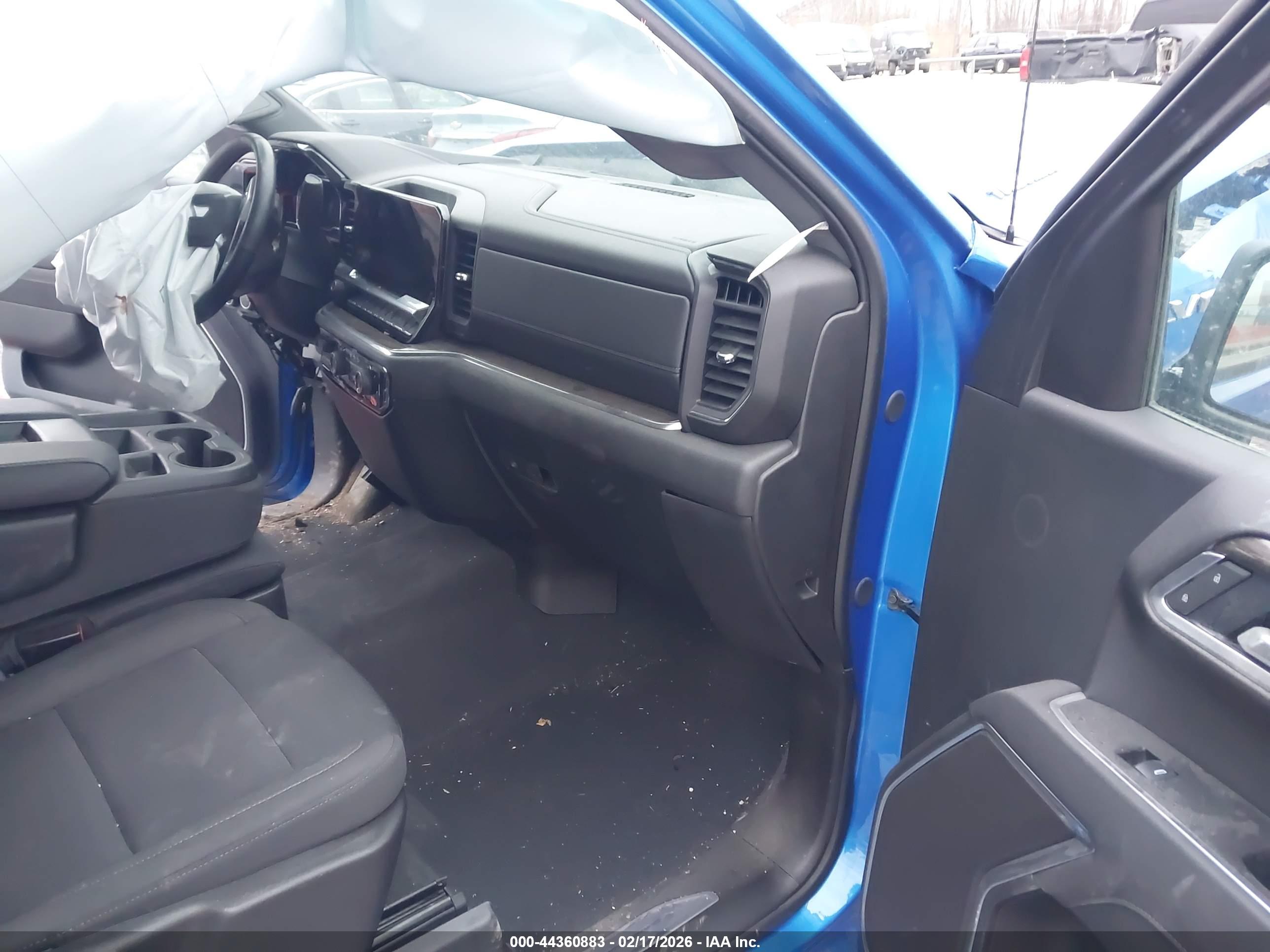 CHEVROLET SILVERADO image 5
