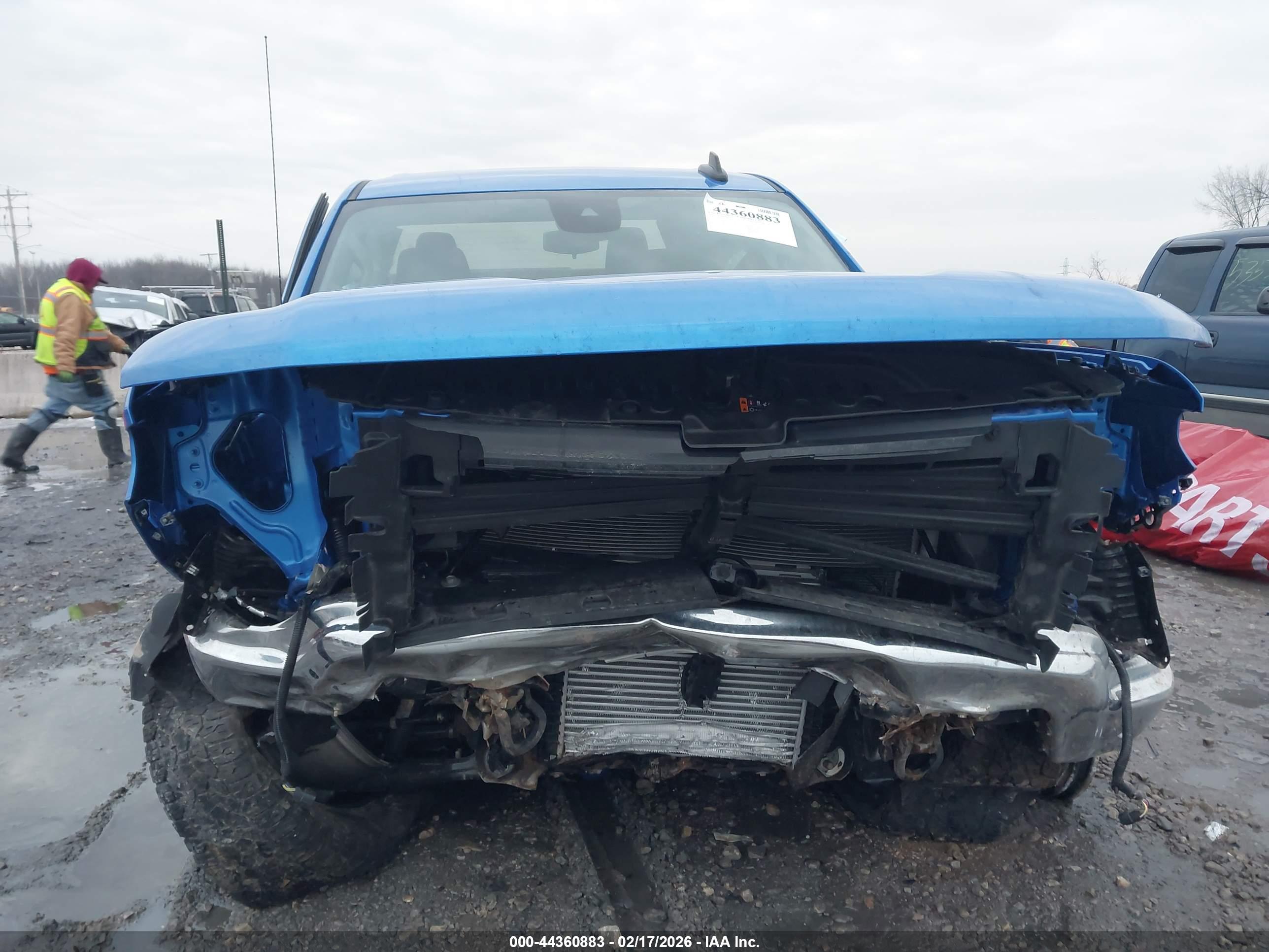 CHEVROLET SILVERADO image 6