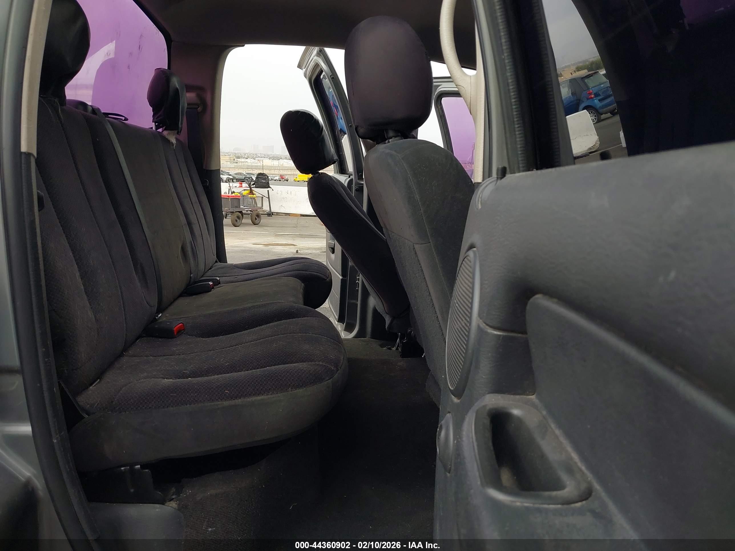DODGE RAM image 8