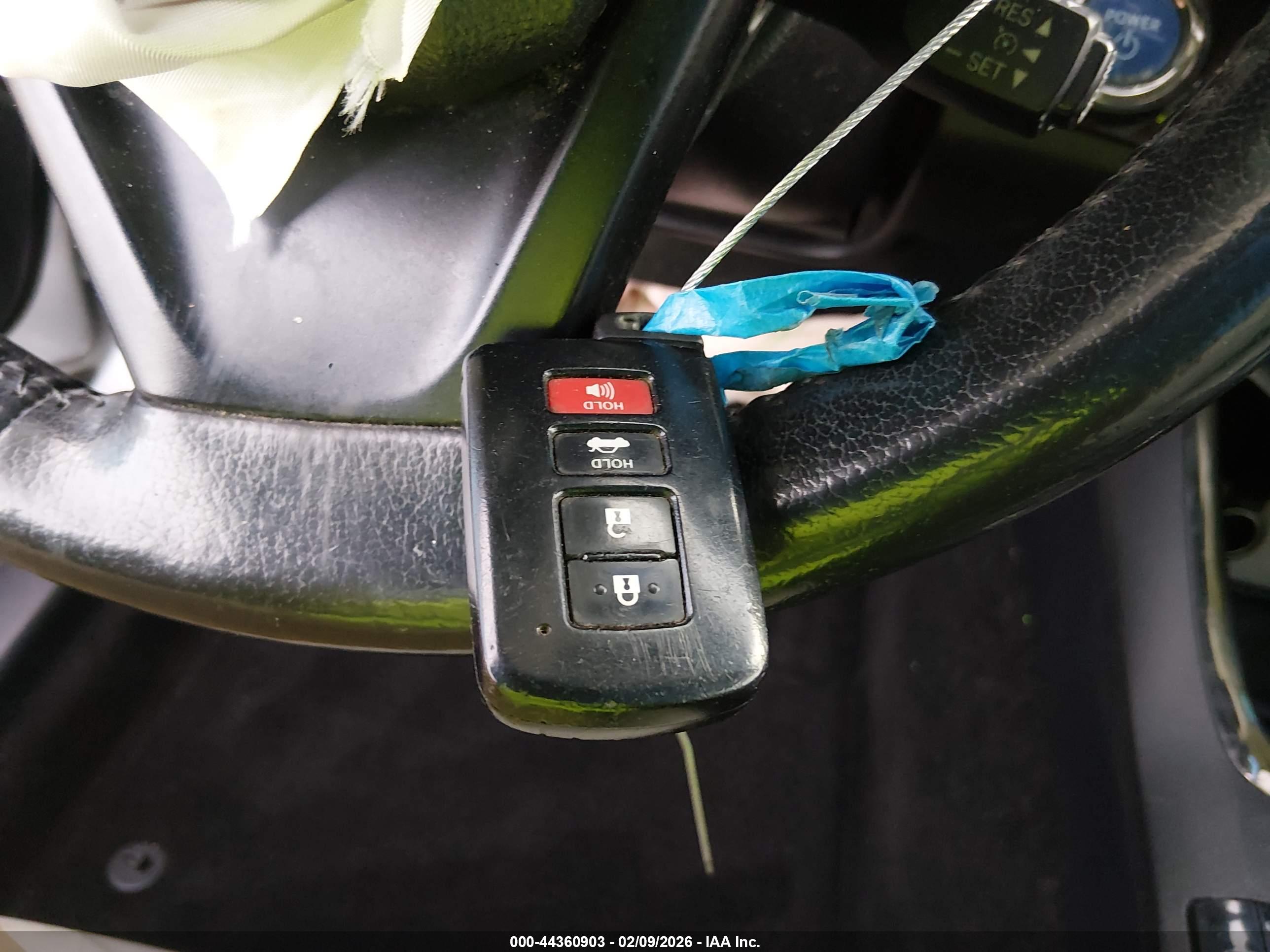 TOYOTA AVALON image 11