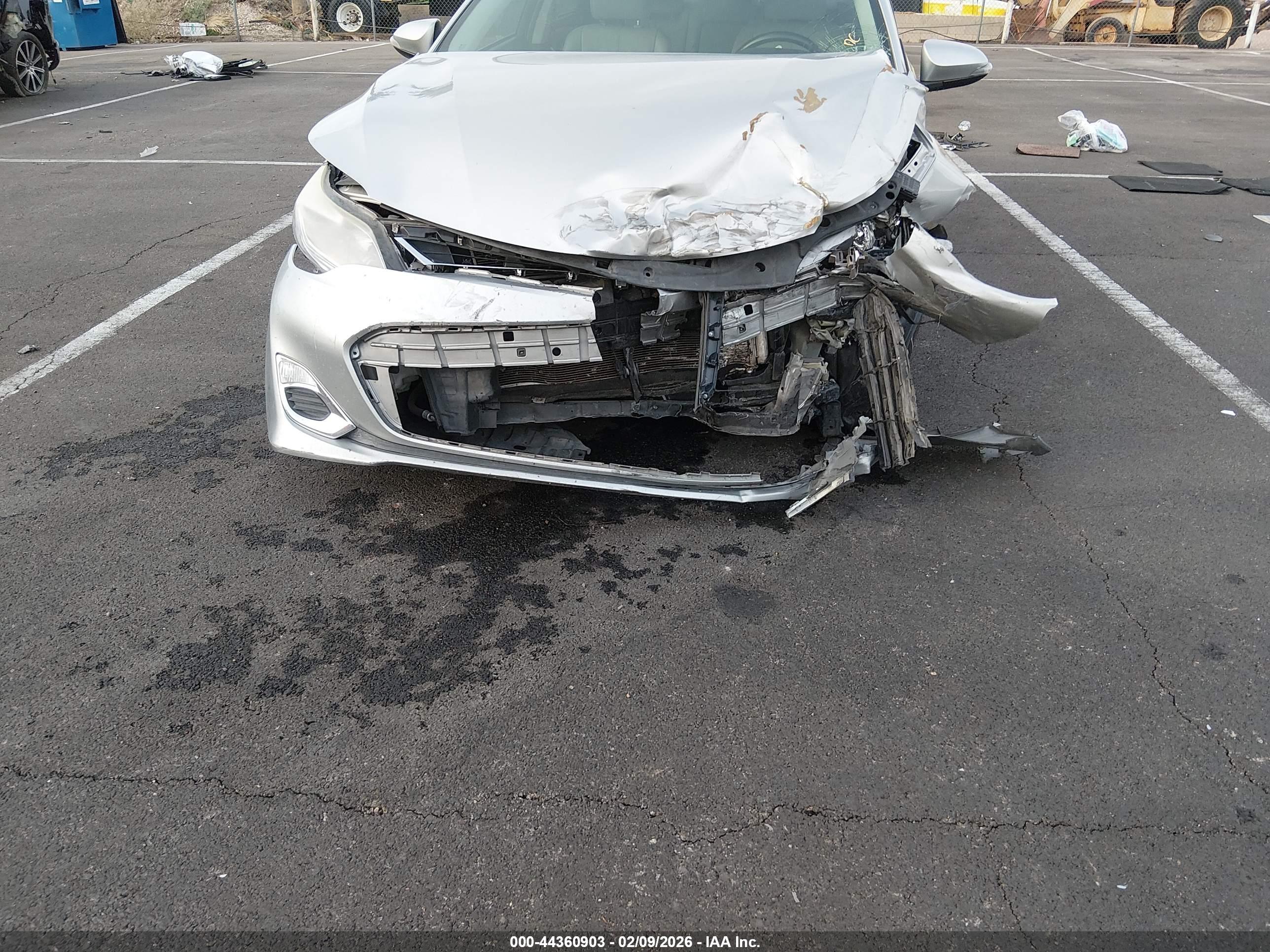 TOYOTA AVALON image 6