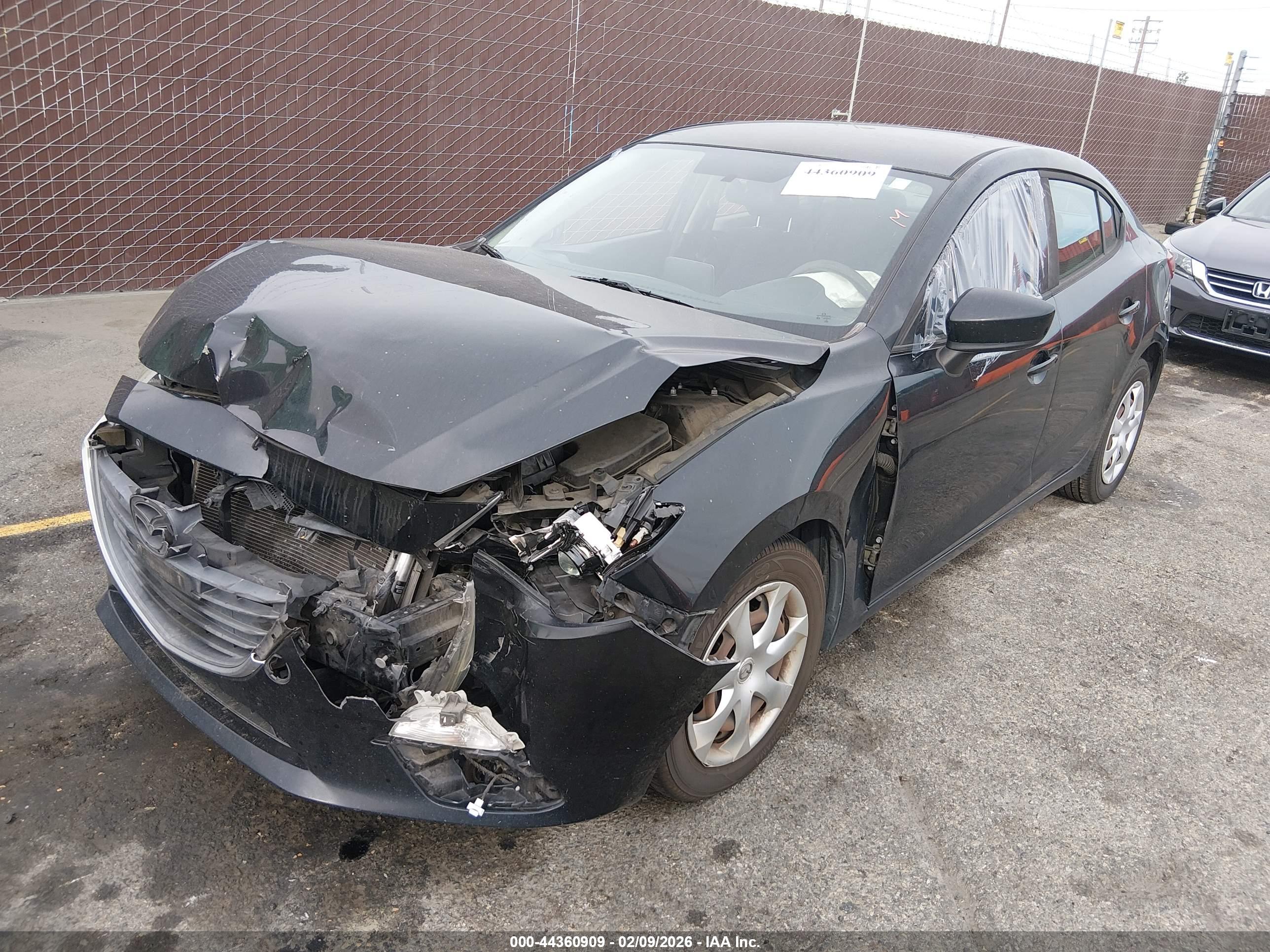 MAZDA MAZDA3 image 2
