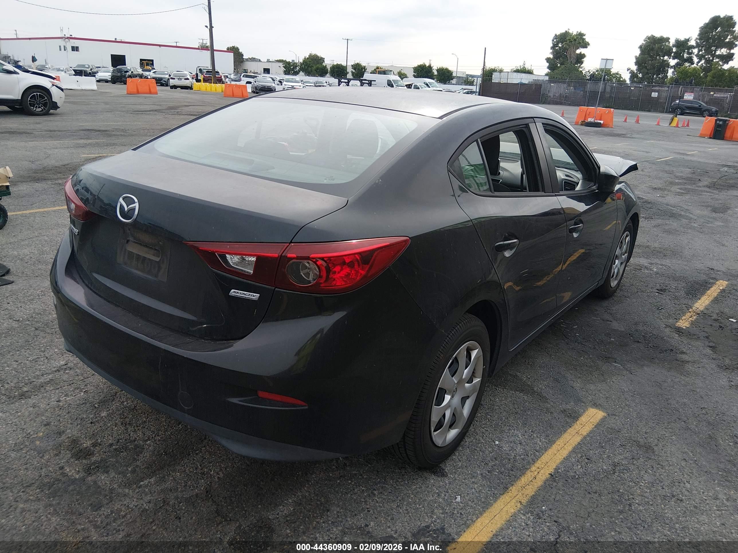 MAZDA MAZDA3 image 4