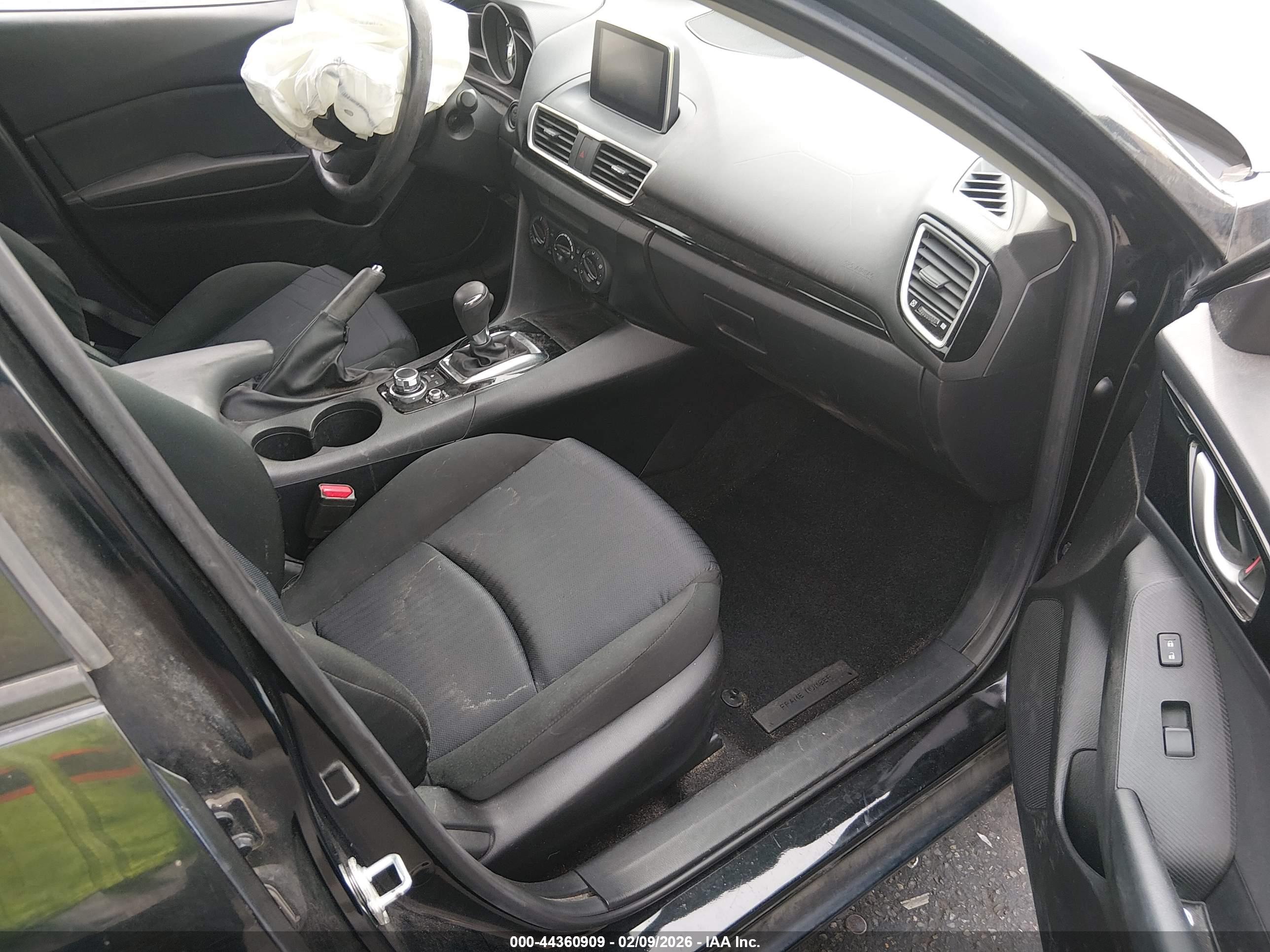MAZDA MAZDA3 image 5