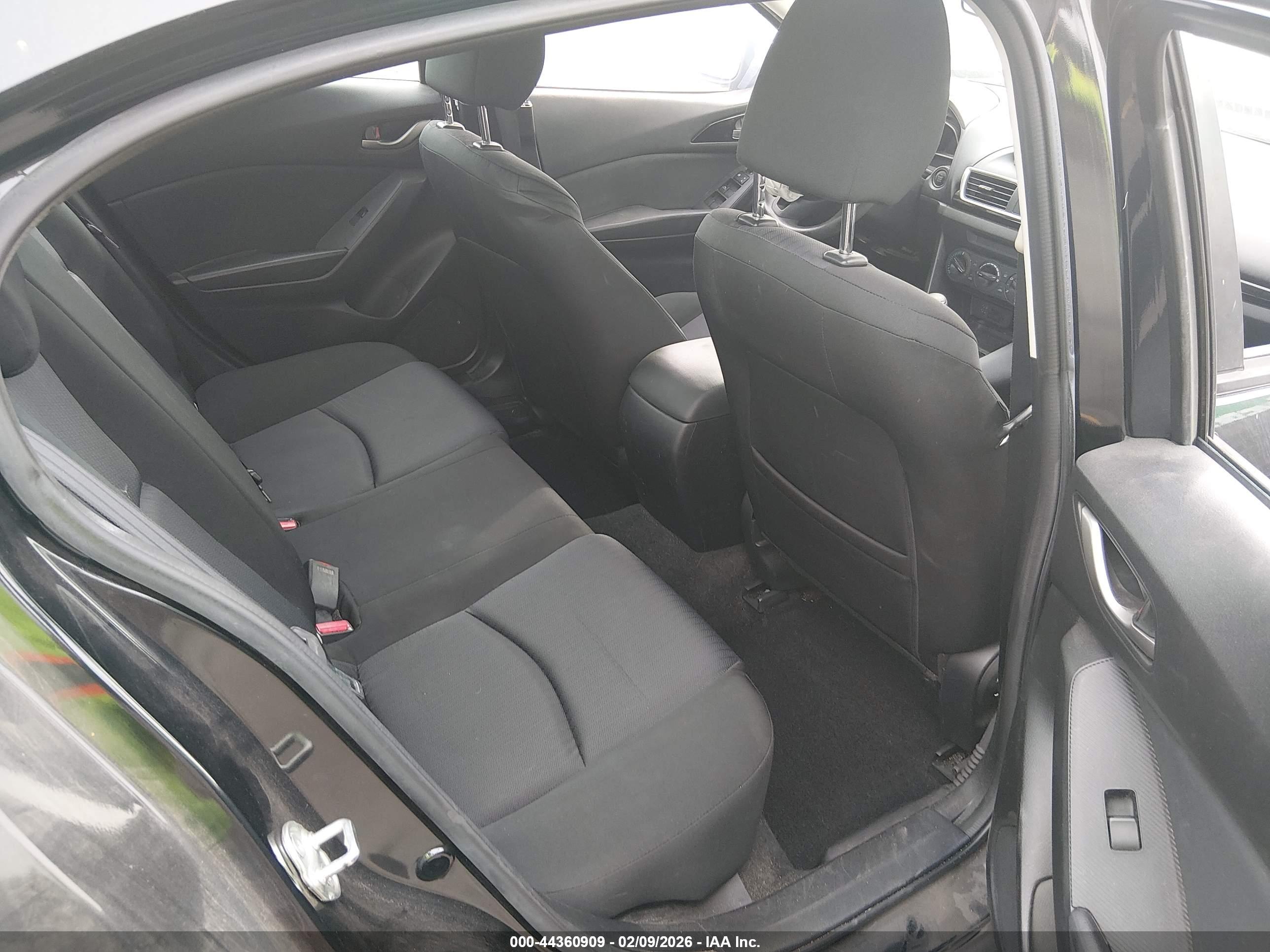 MAZDA MAZDA3 image 8