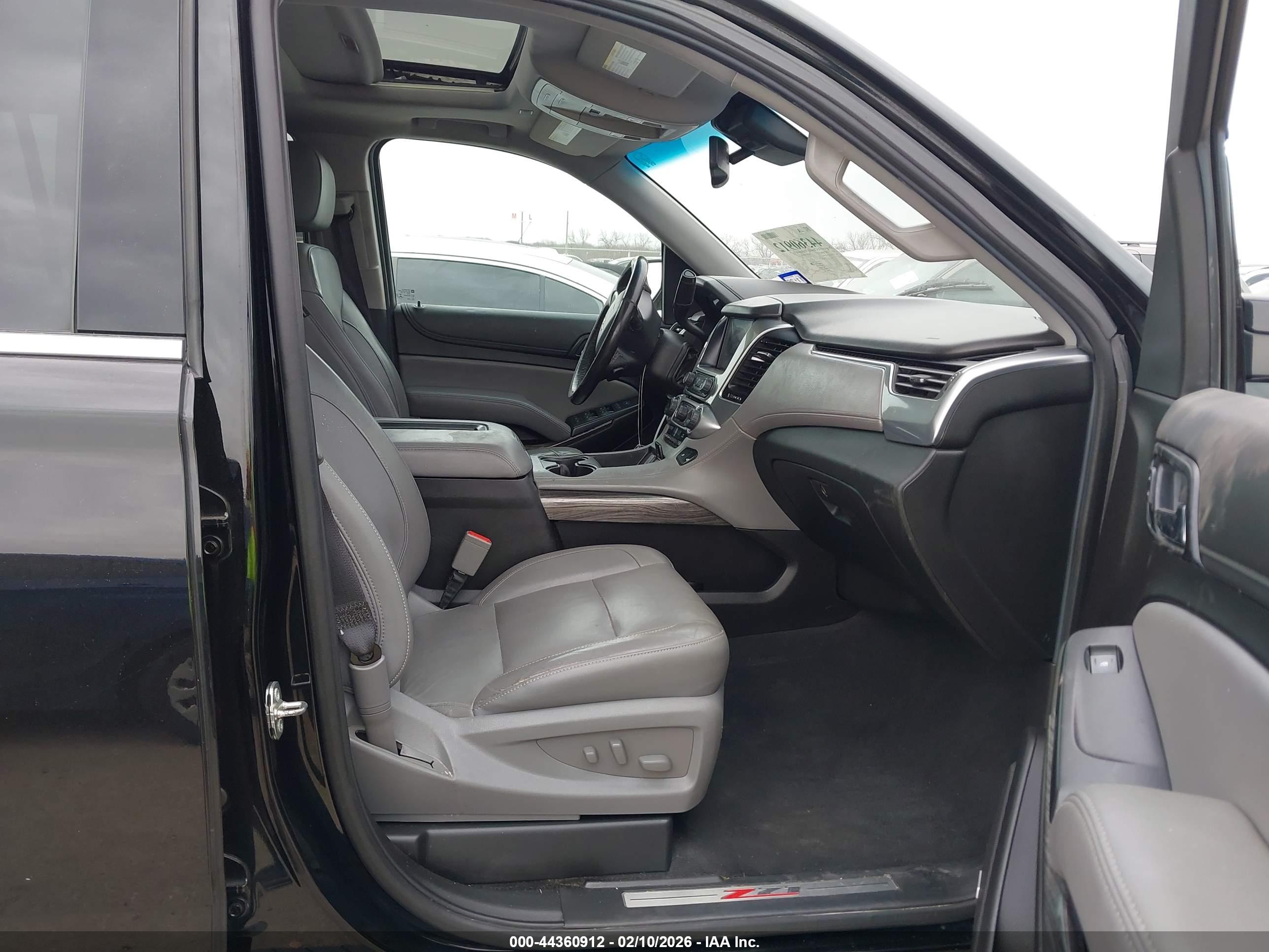 CHEVROLET SUBURBAN image 5
