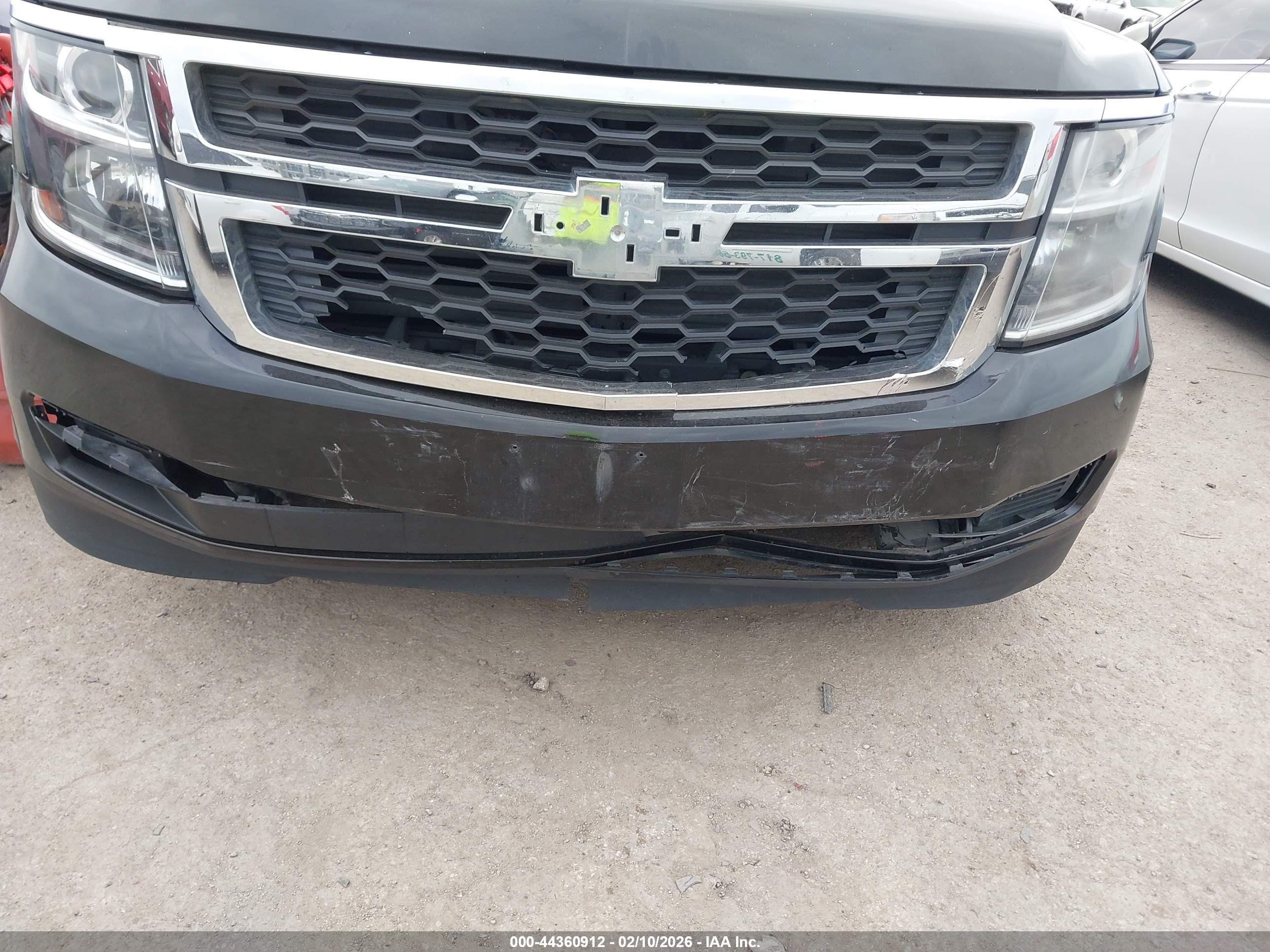 CHEVROLET SUBURBAN image 6