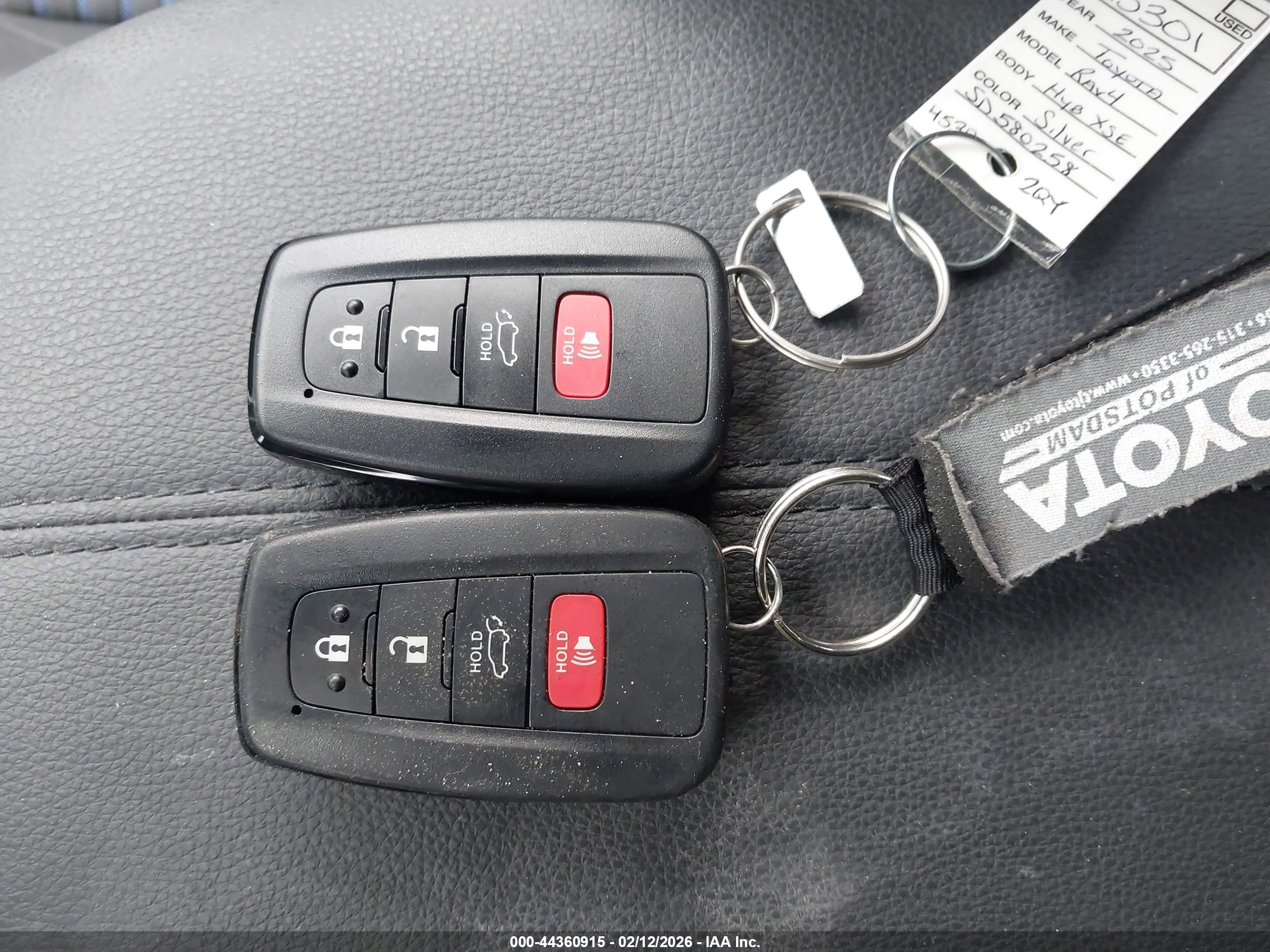 TOYOTA RAV4 image 11