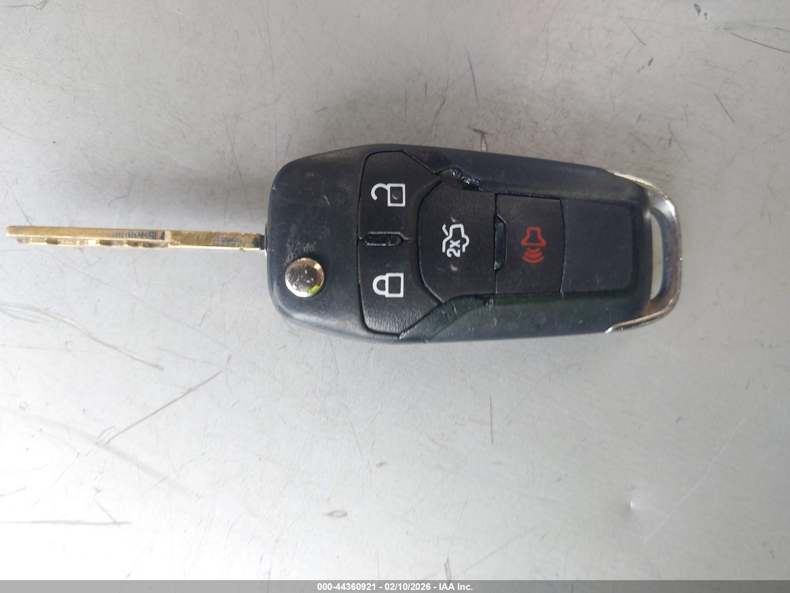 FORD FUSION image 11