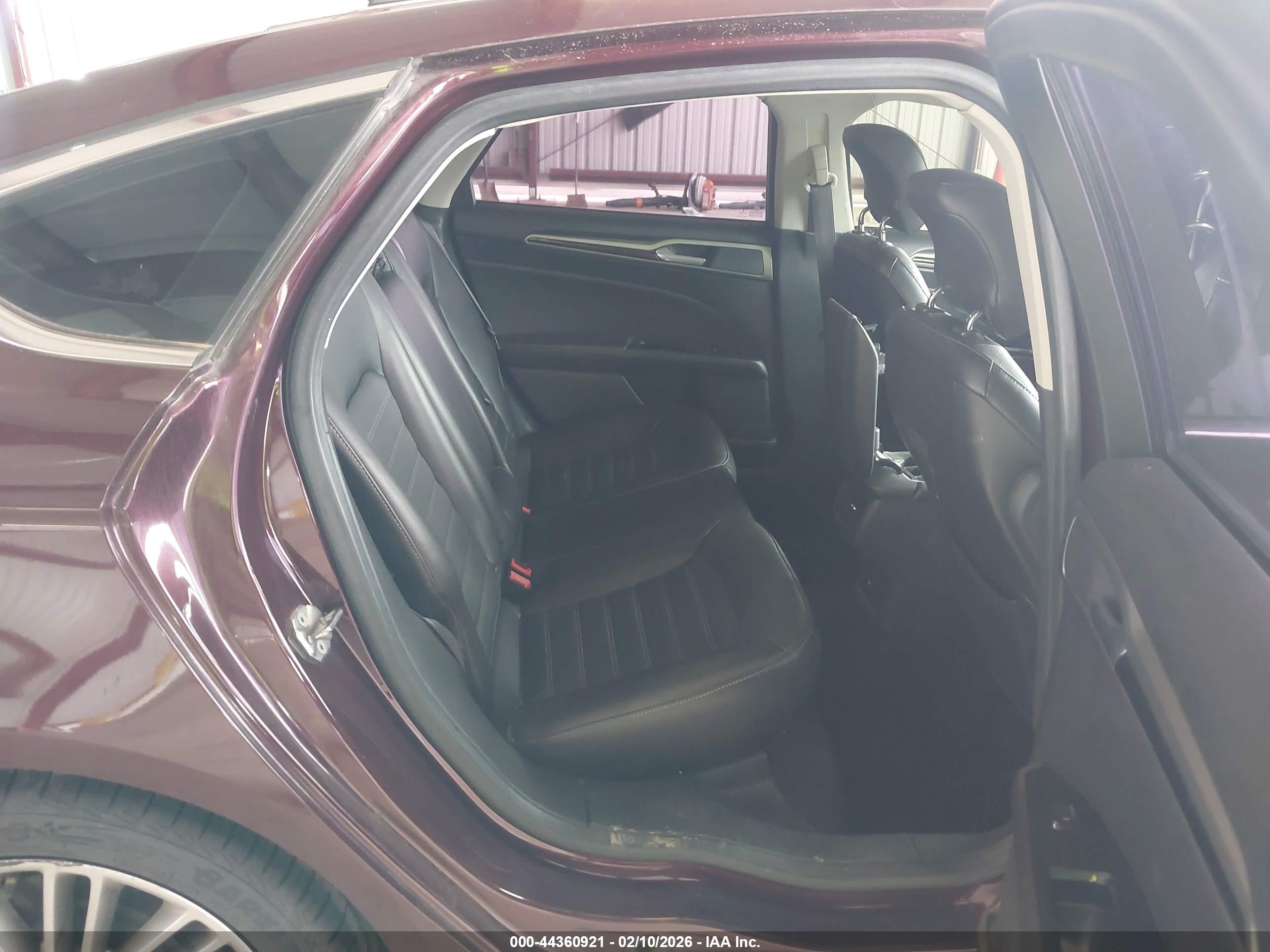 FORD FUSION image 8