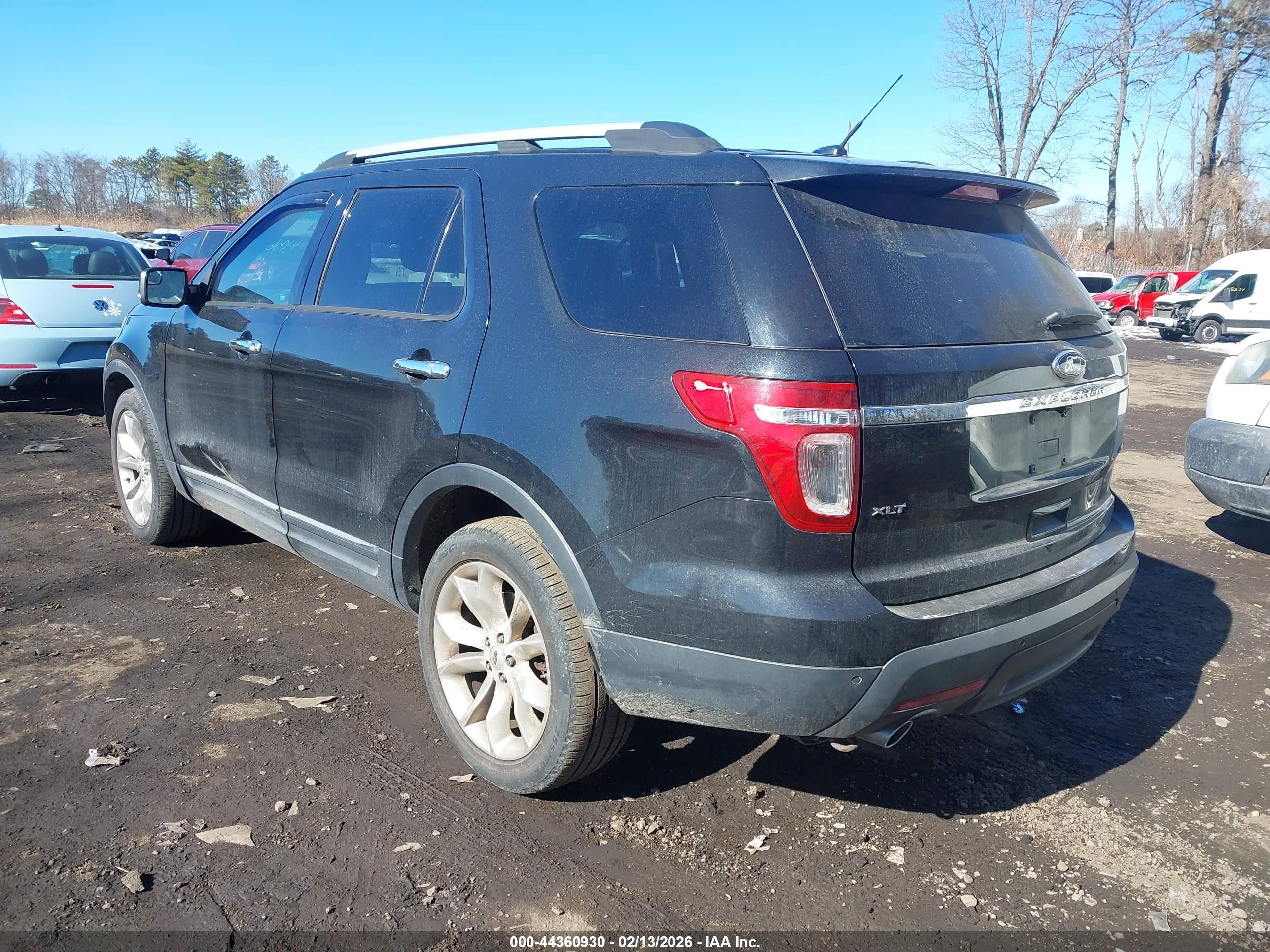FORD EXPLORER image 3
