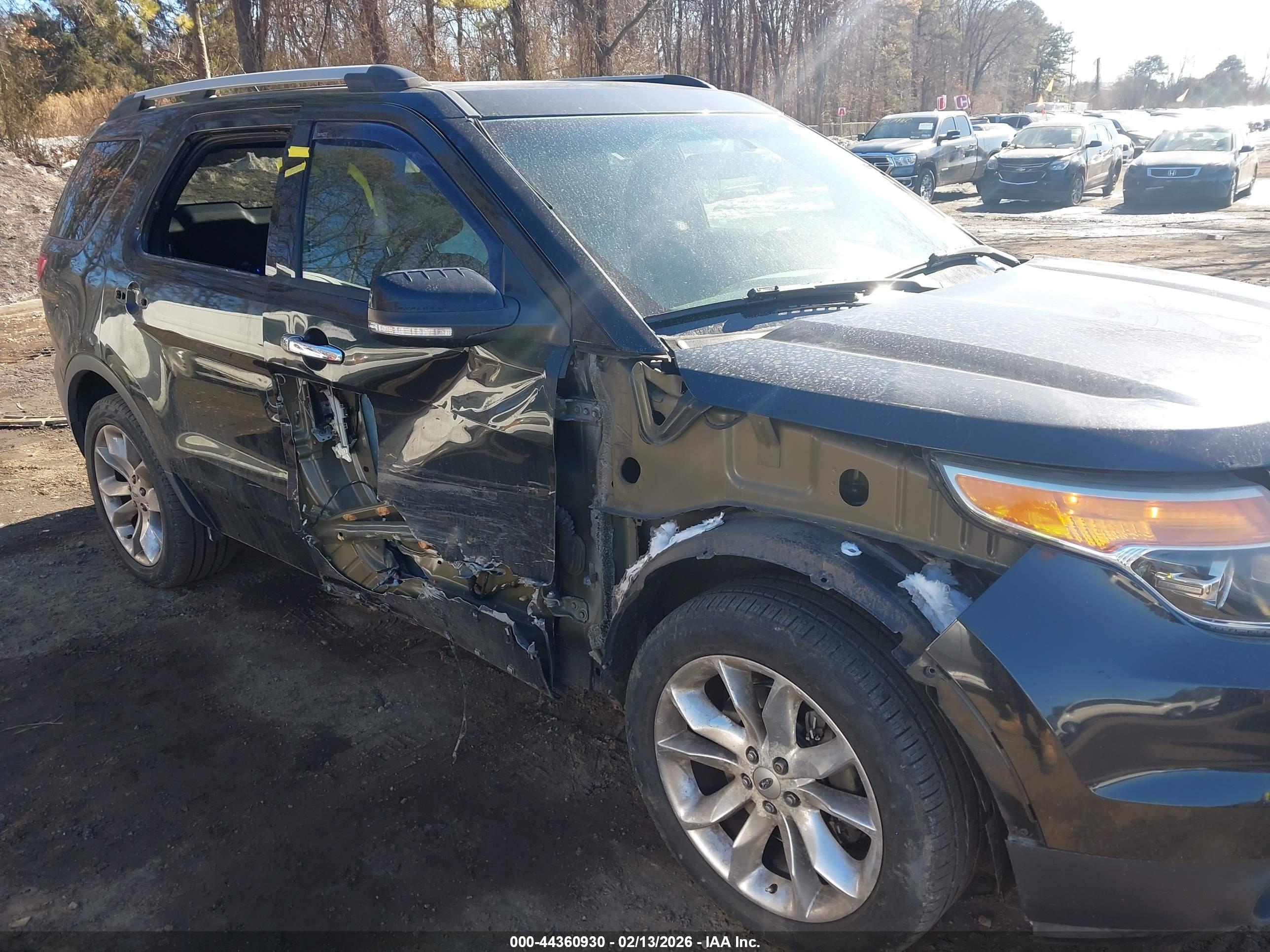 FORD EXPLORER image 6