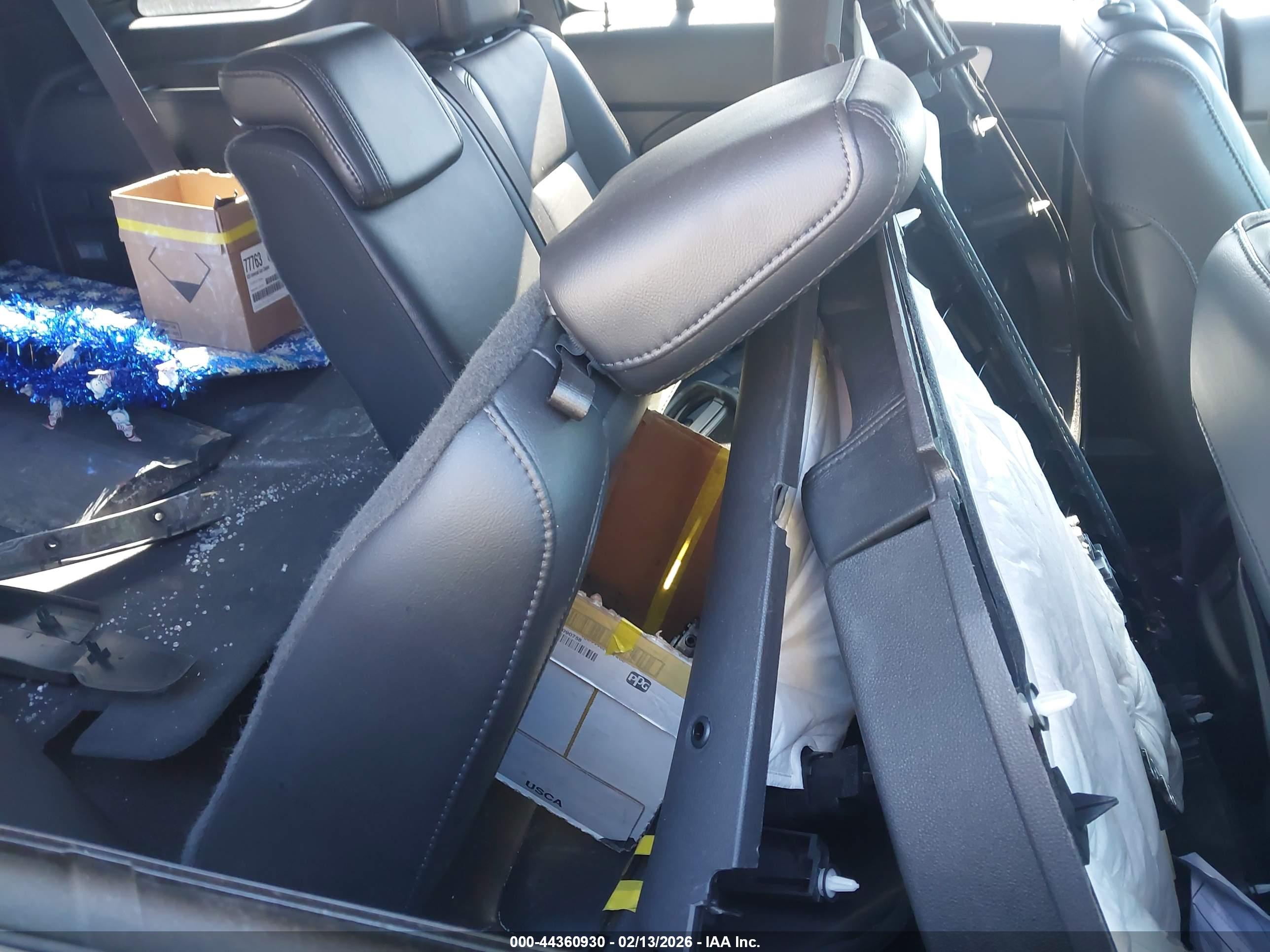 FORD EXPLORER image 8