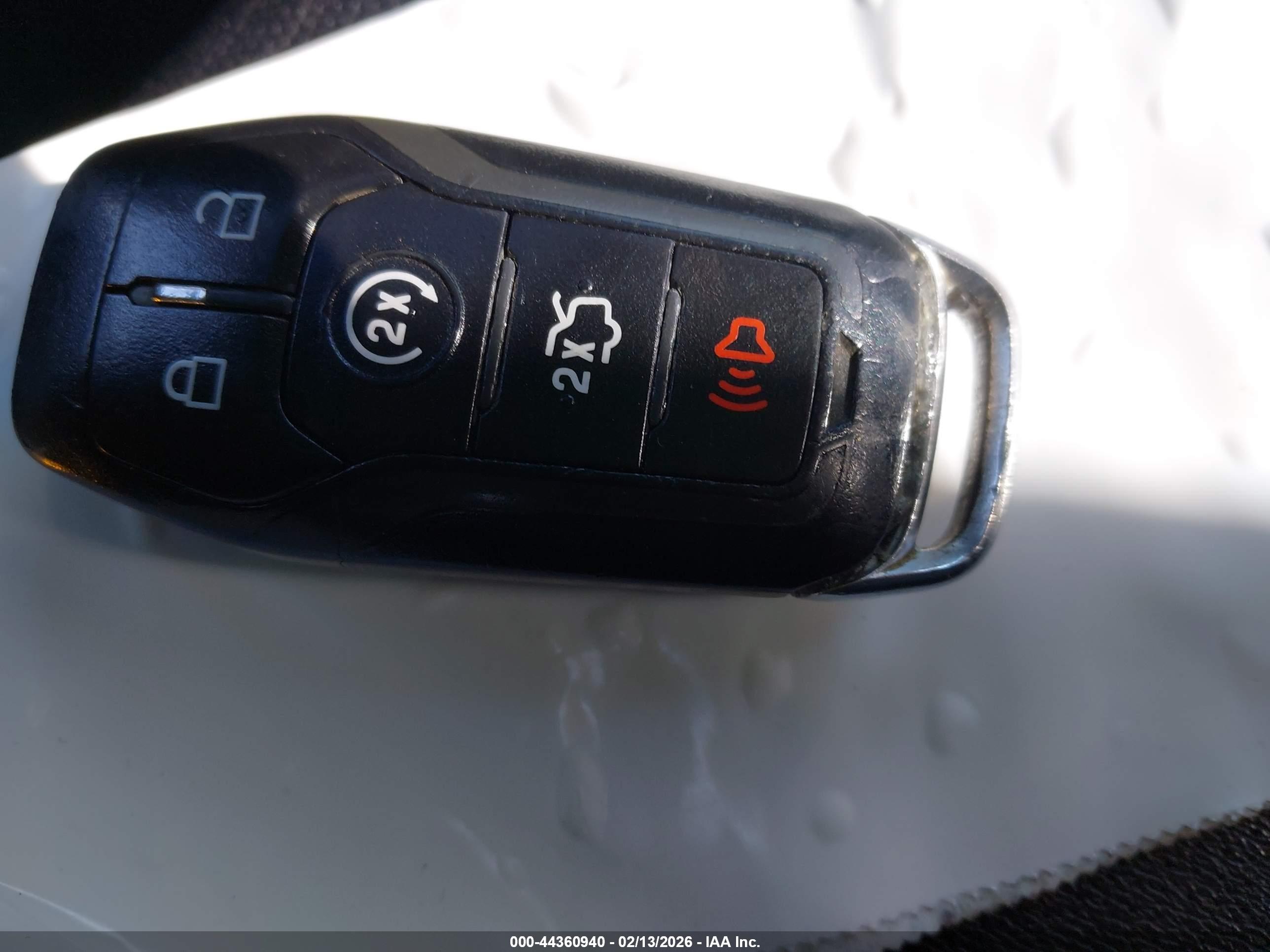 FORD FUSION image 11