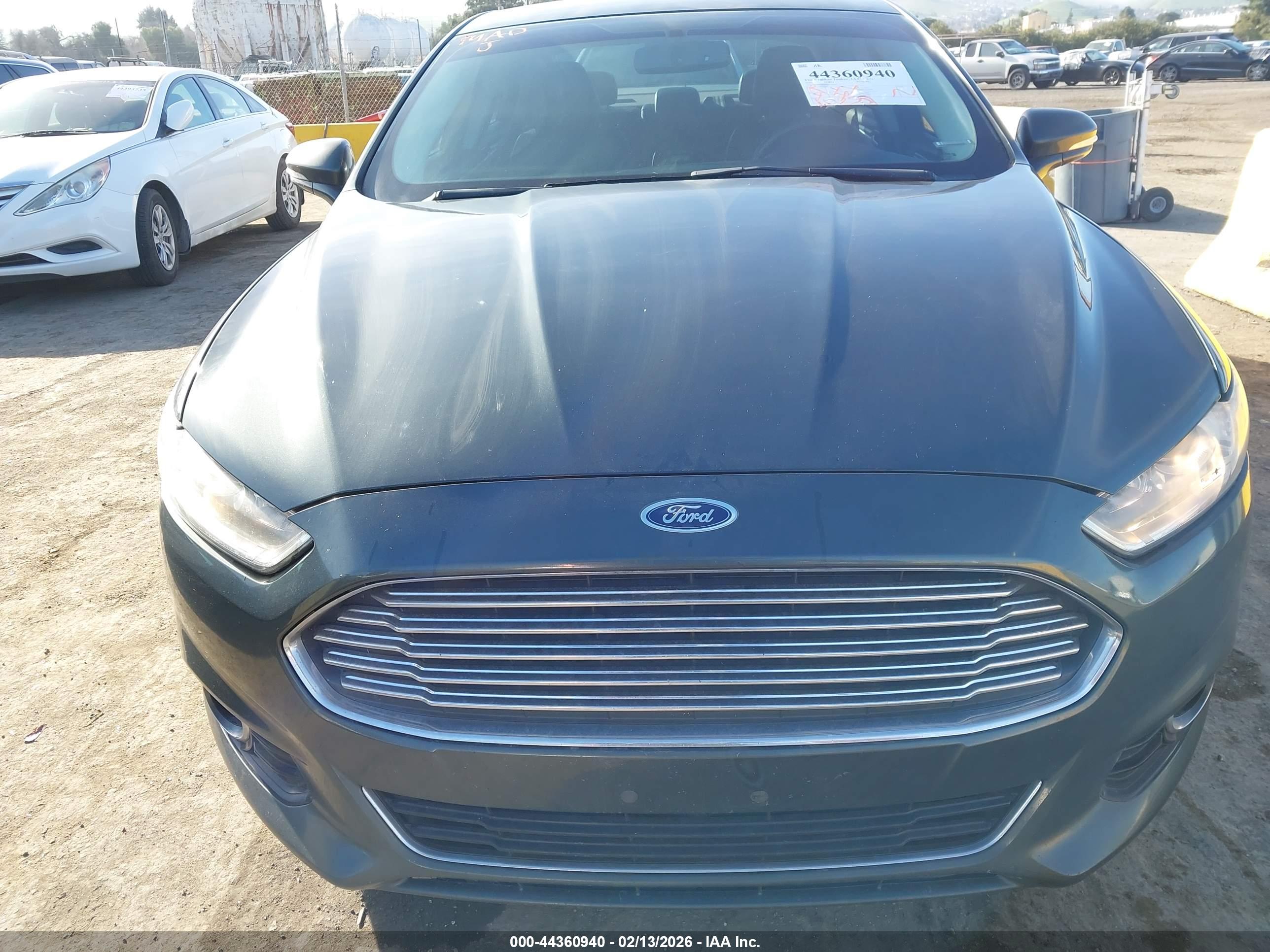 FORD FUSION image 6