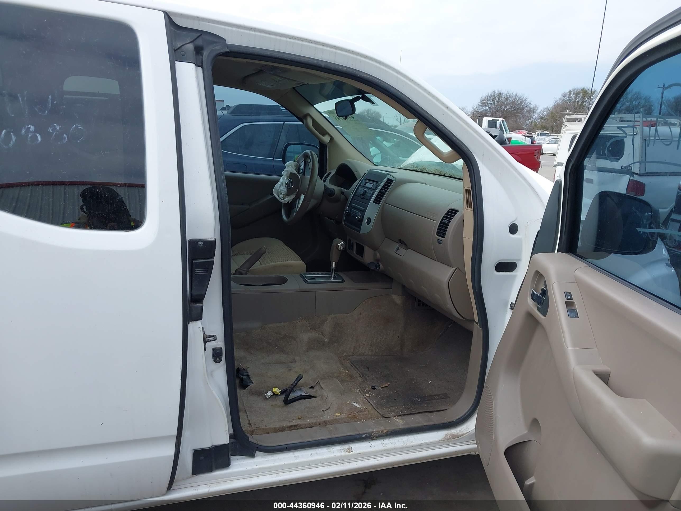 NISSAN FRONTIER image 5