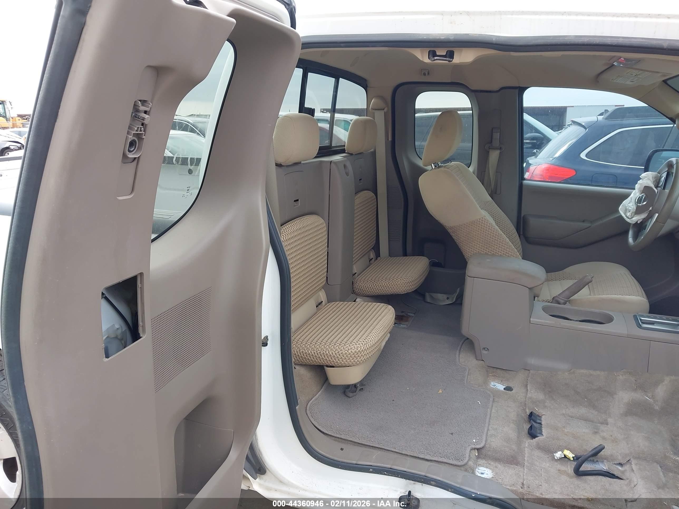 NISSAN FRONTIER image 8