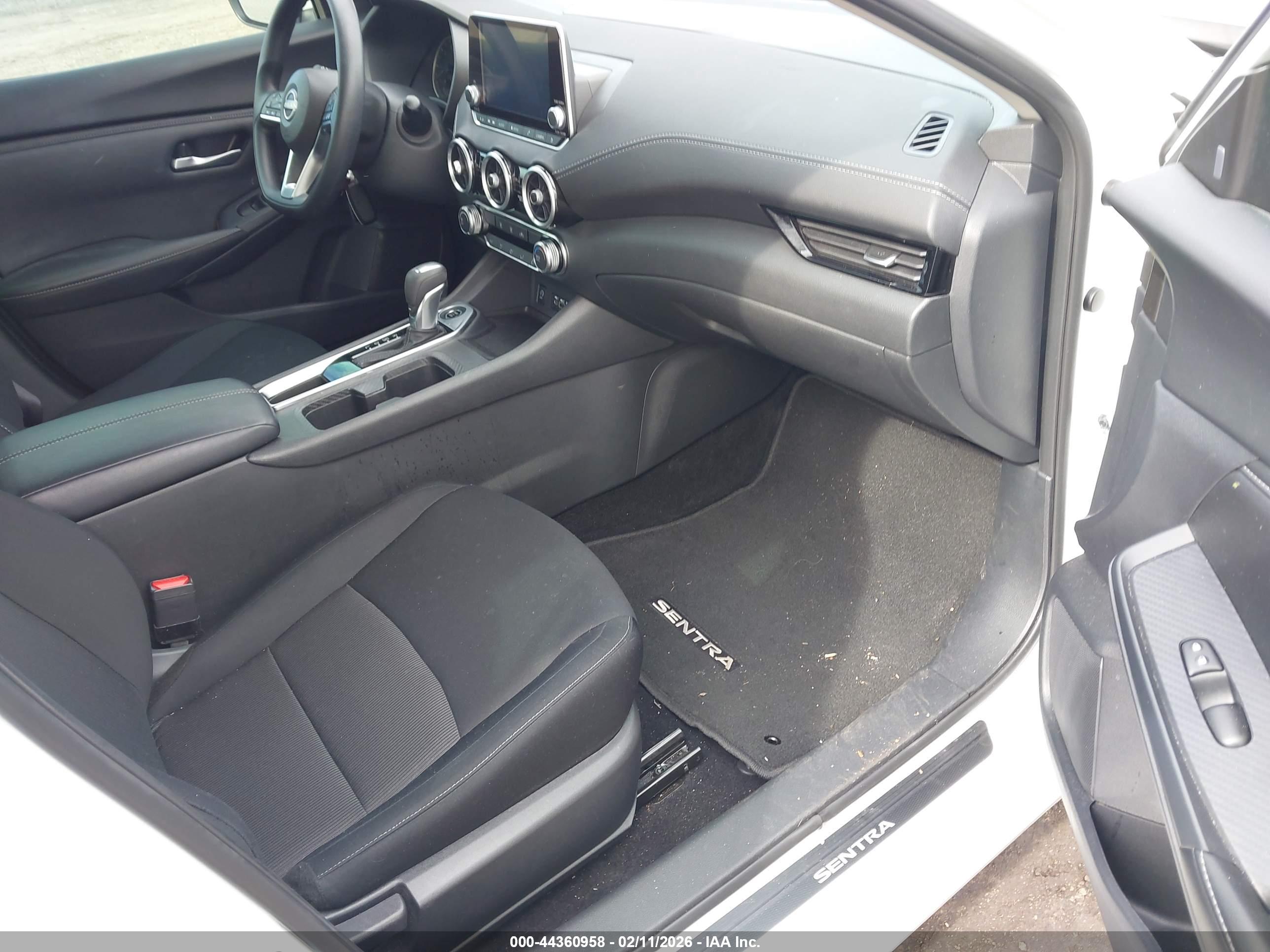 NISSAN SENTRA image 5