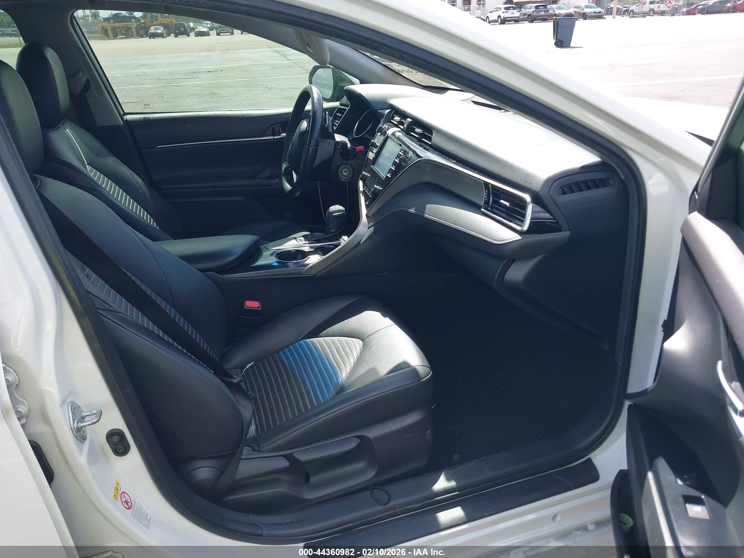 TOYOTA CAMRY image 5