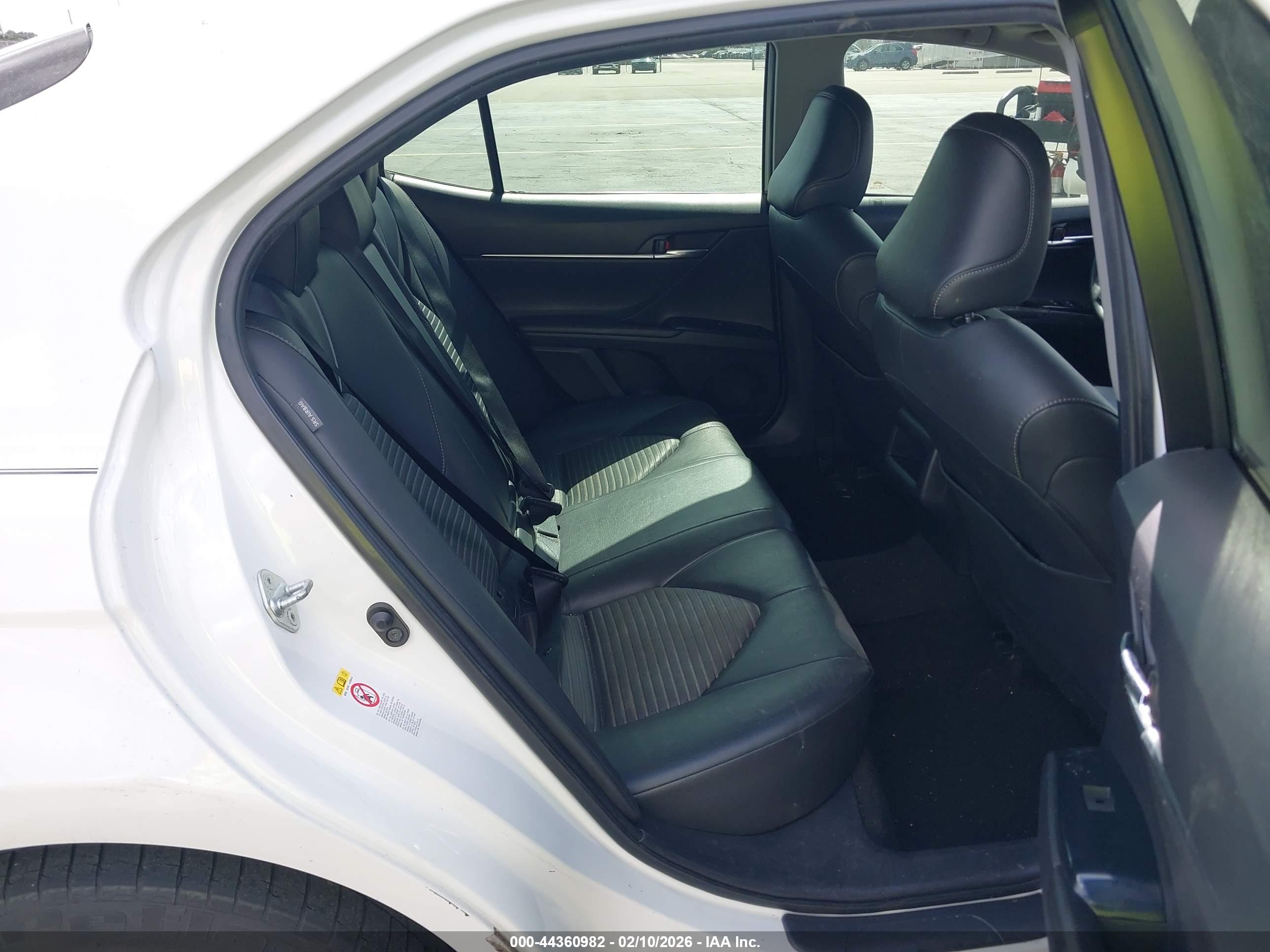 TOYOTA CAMRY image 8