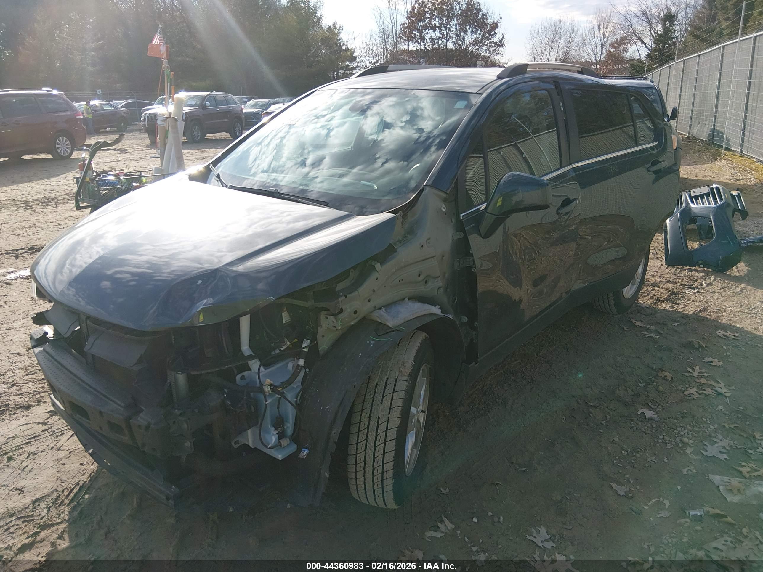 CHEVROLET TRAX image 2