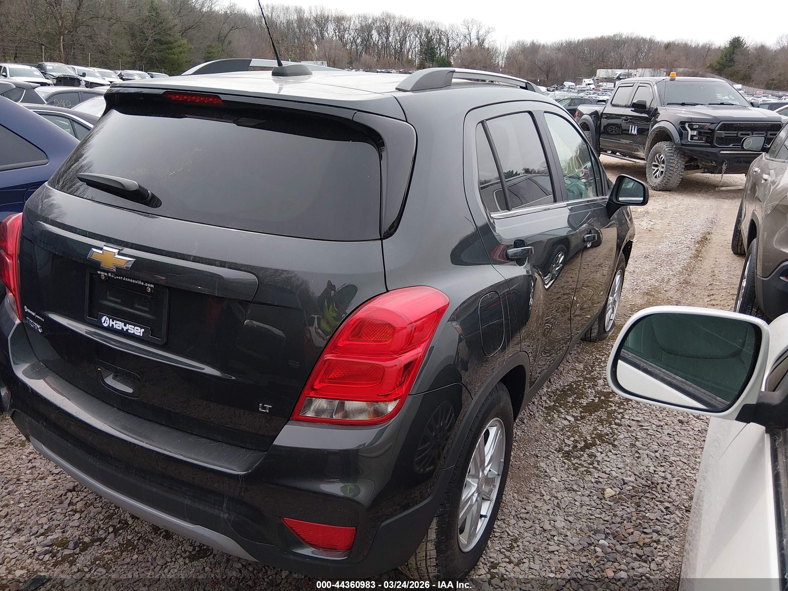 CHEVROLET TRAX image 4