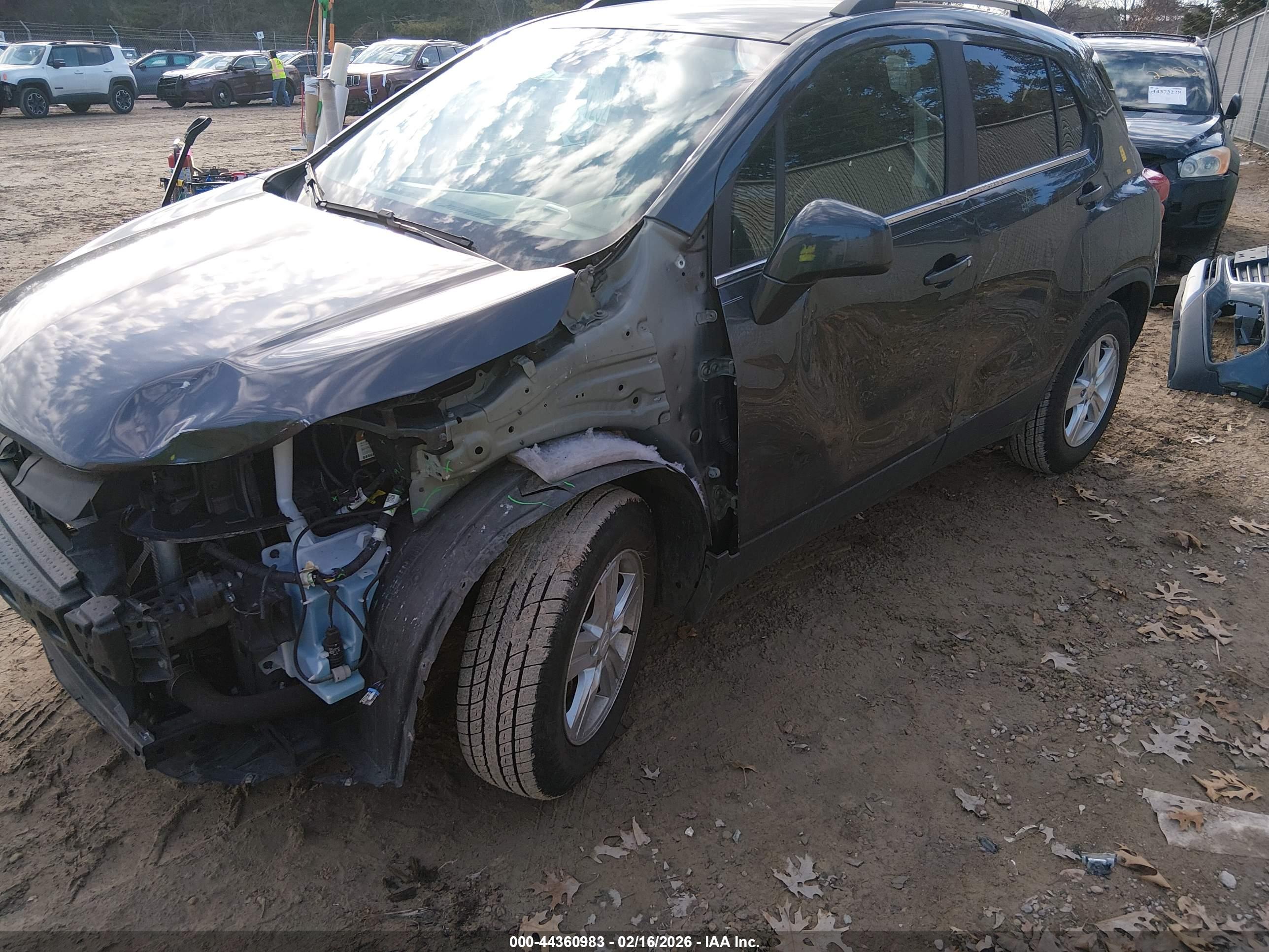 CHEVROLET TRAX image 6