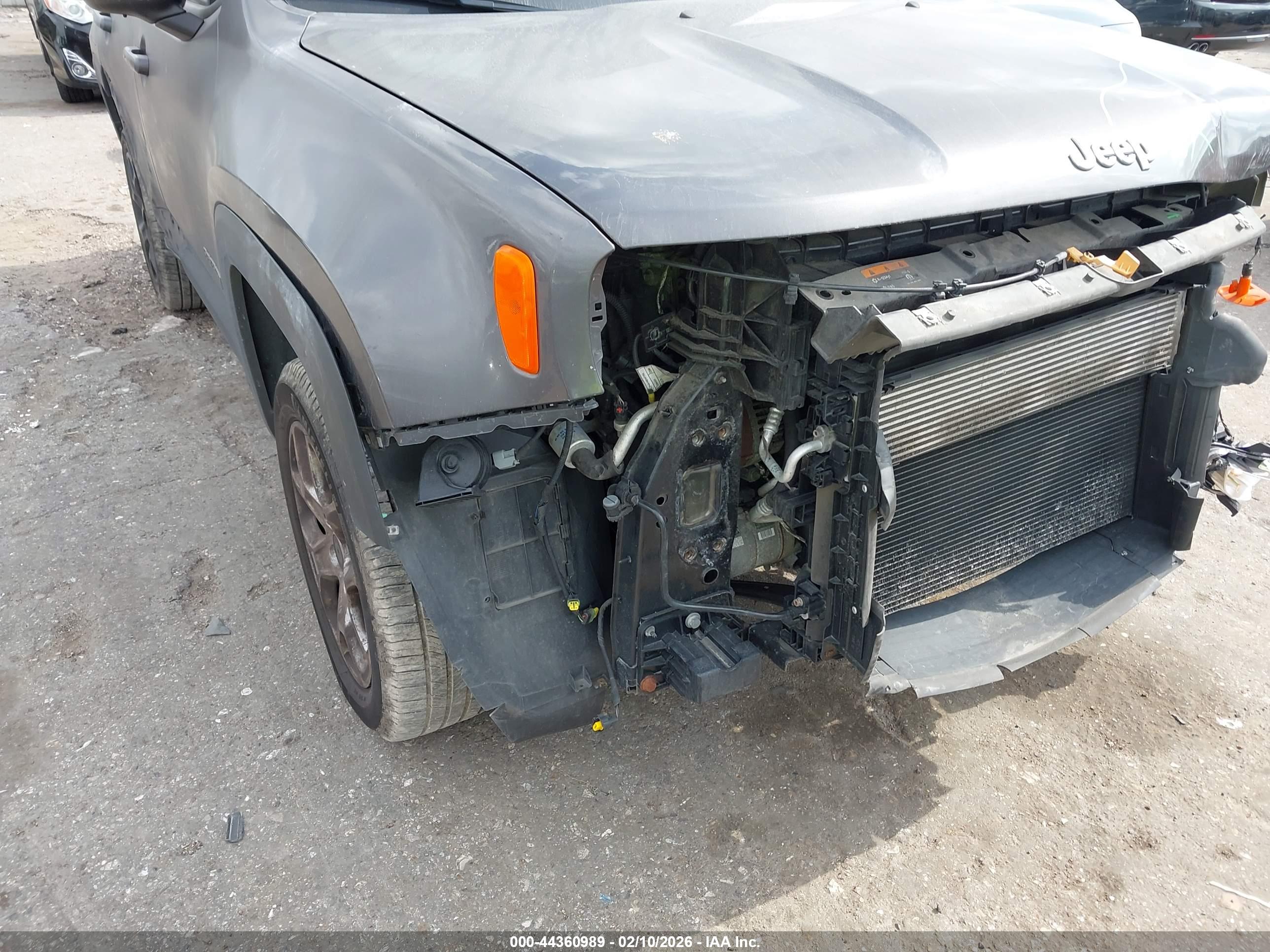 JEEP RENEGADE image 6