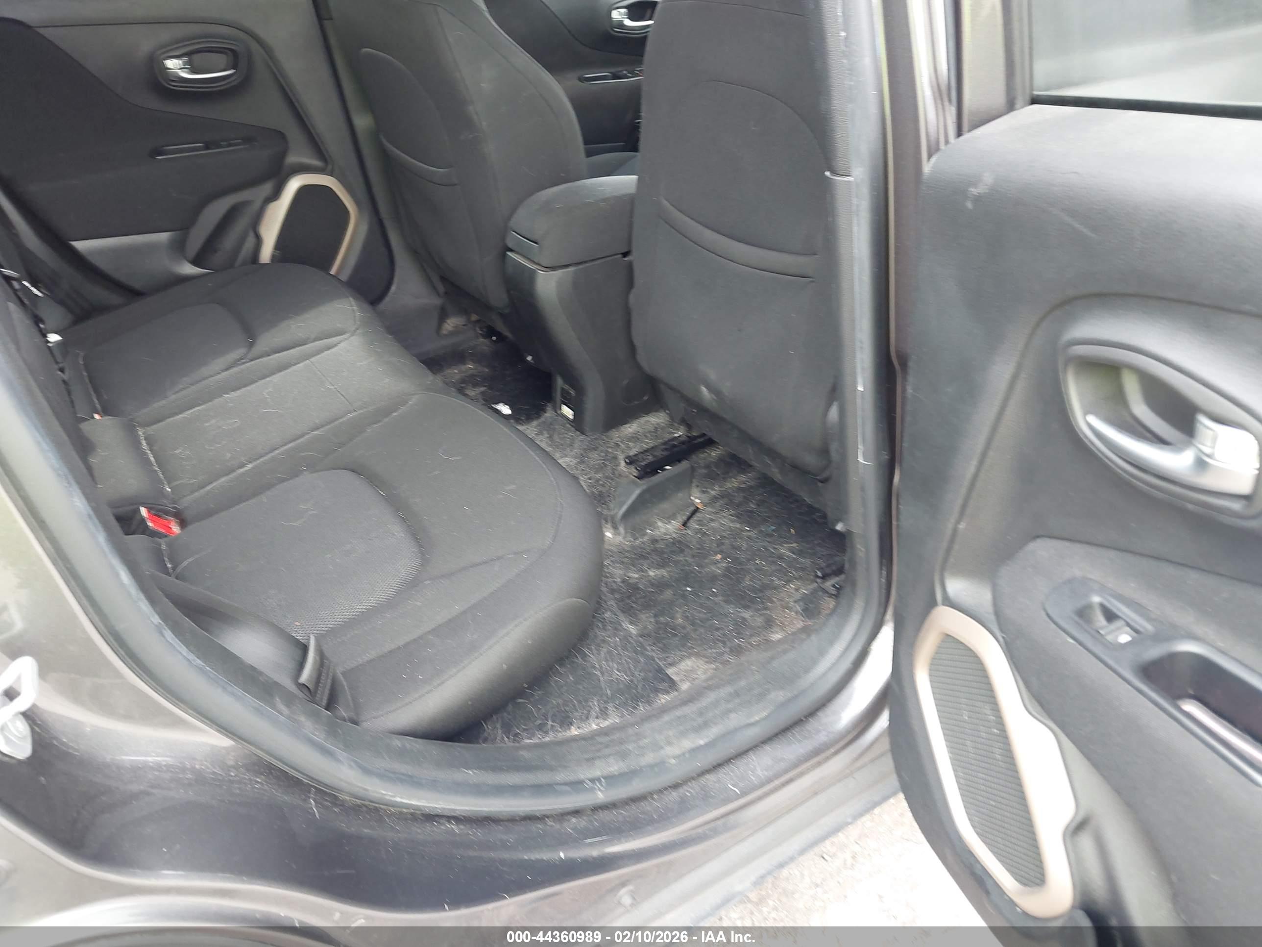 JEEP RENEGADE image 8