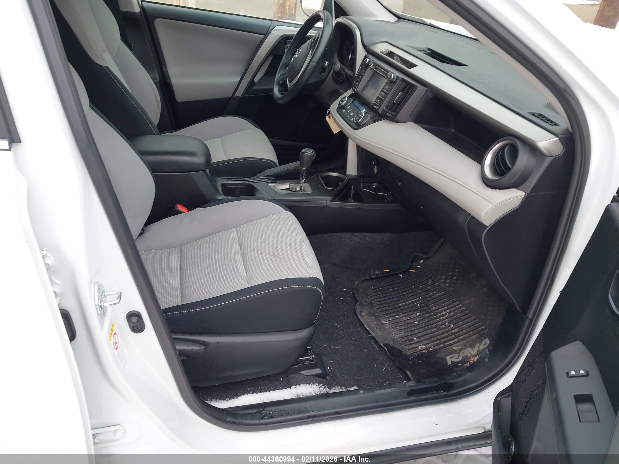TOYOTA RAV4 image 5