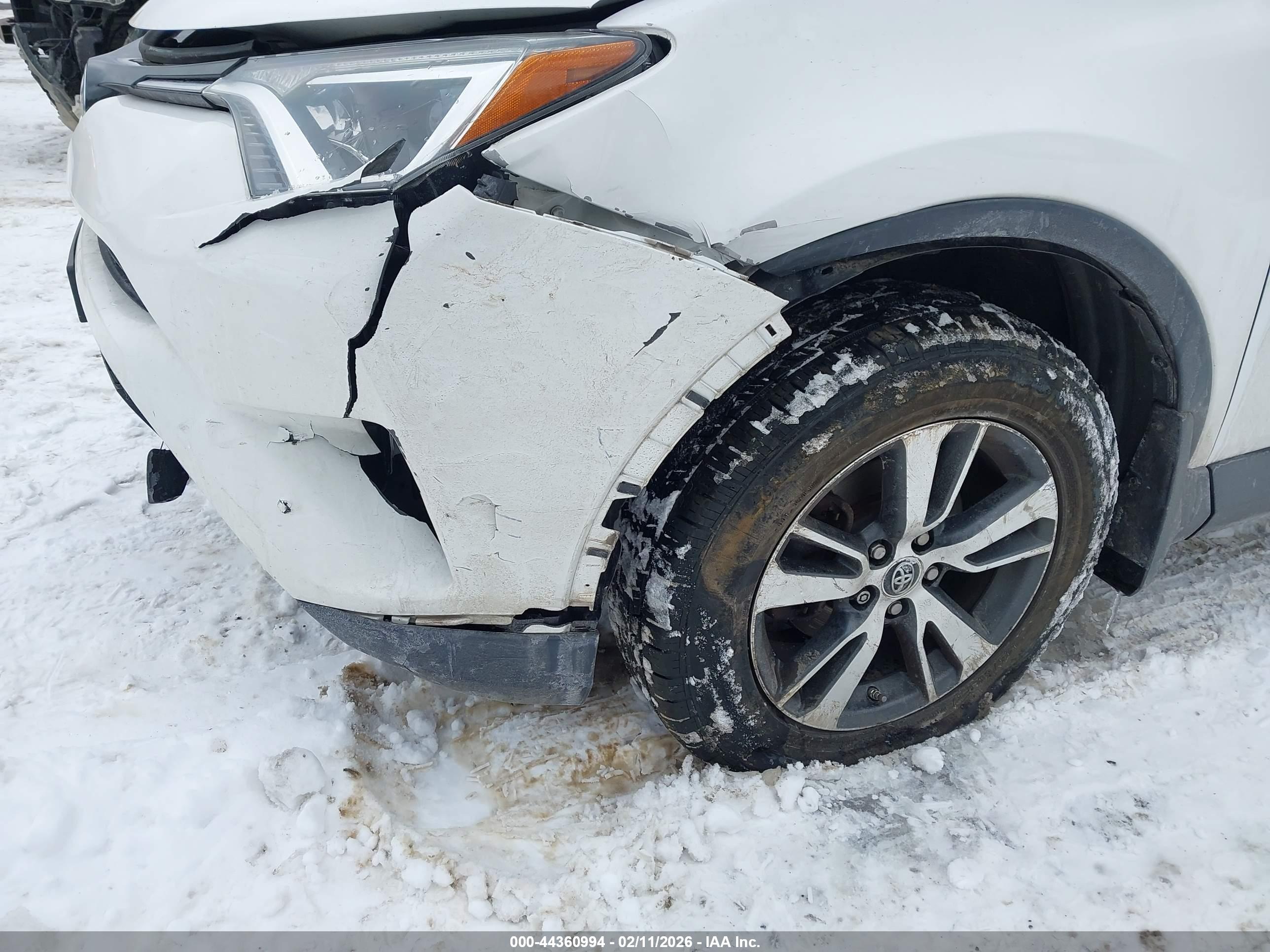 TOYOTA RAV4 image 6