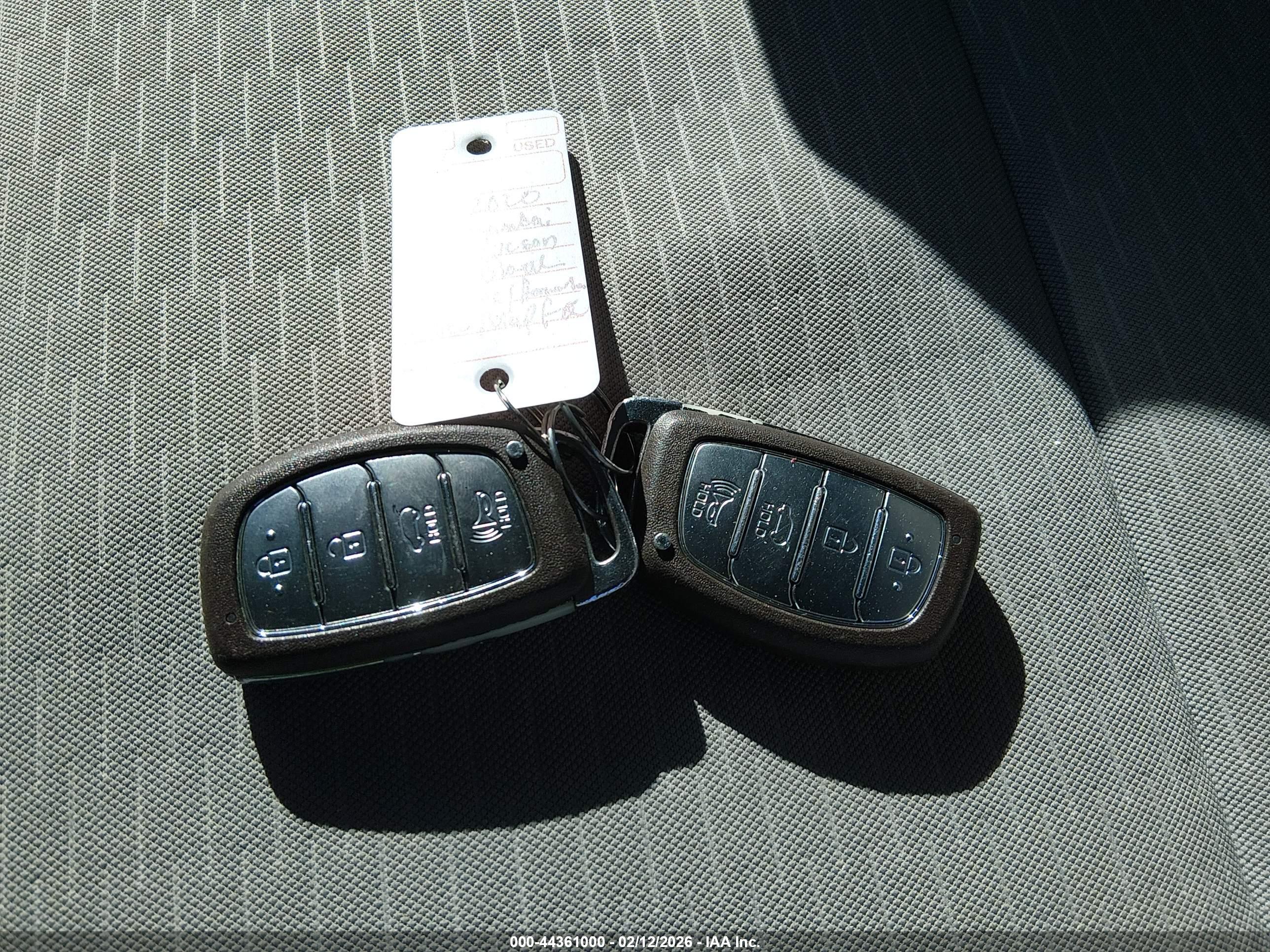 HYUNDAI TUCSON image 11