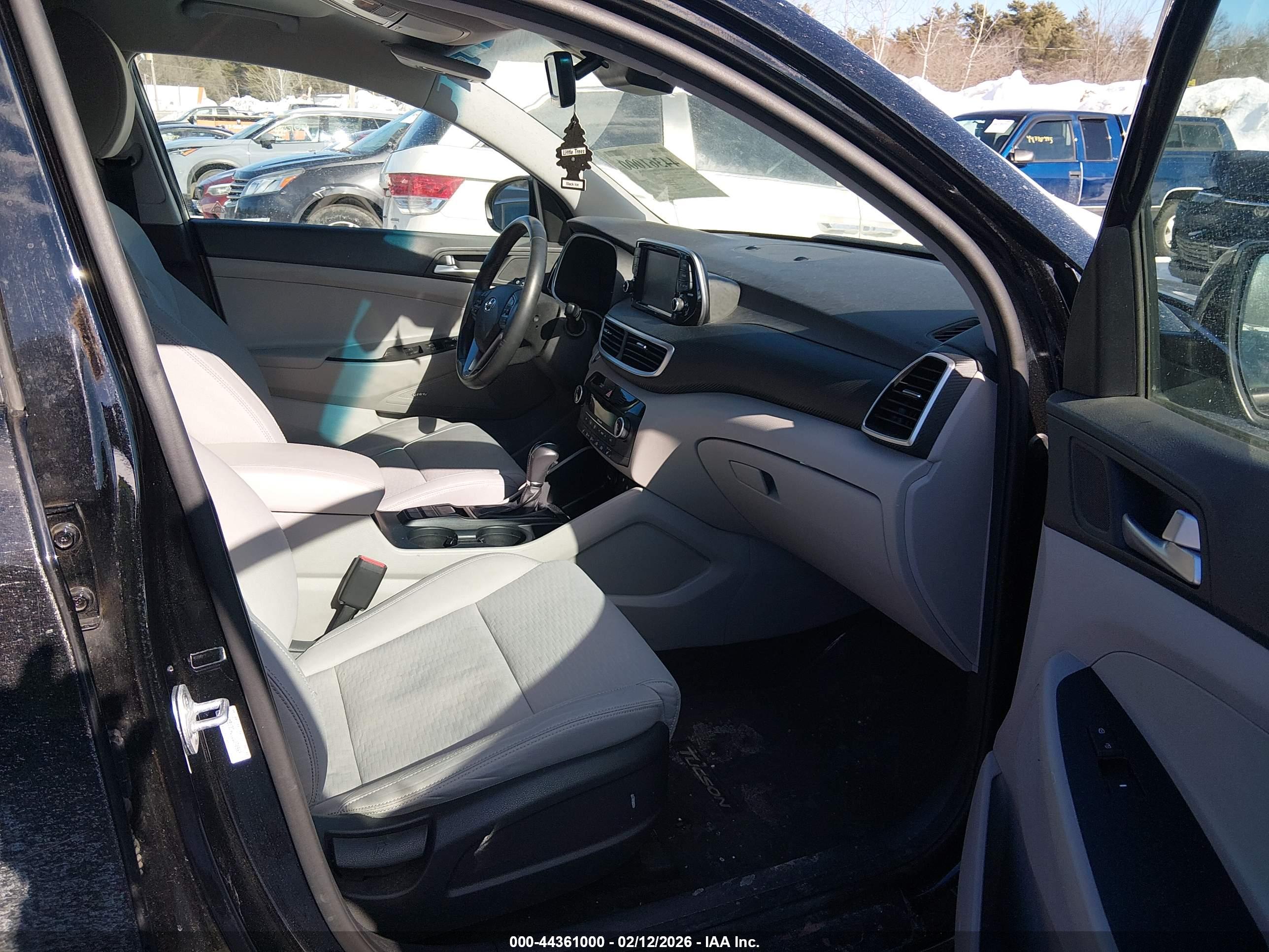 HYUNDAI TUCSON image 5