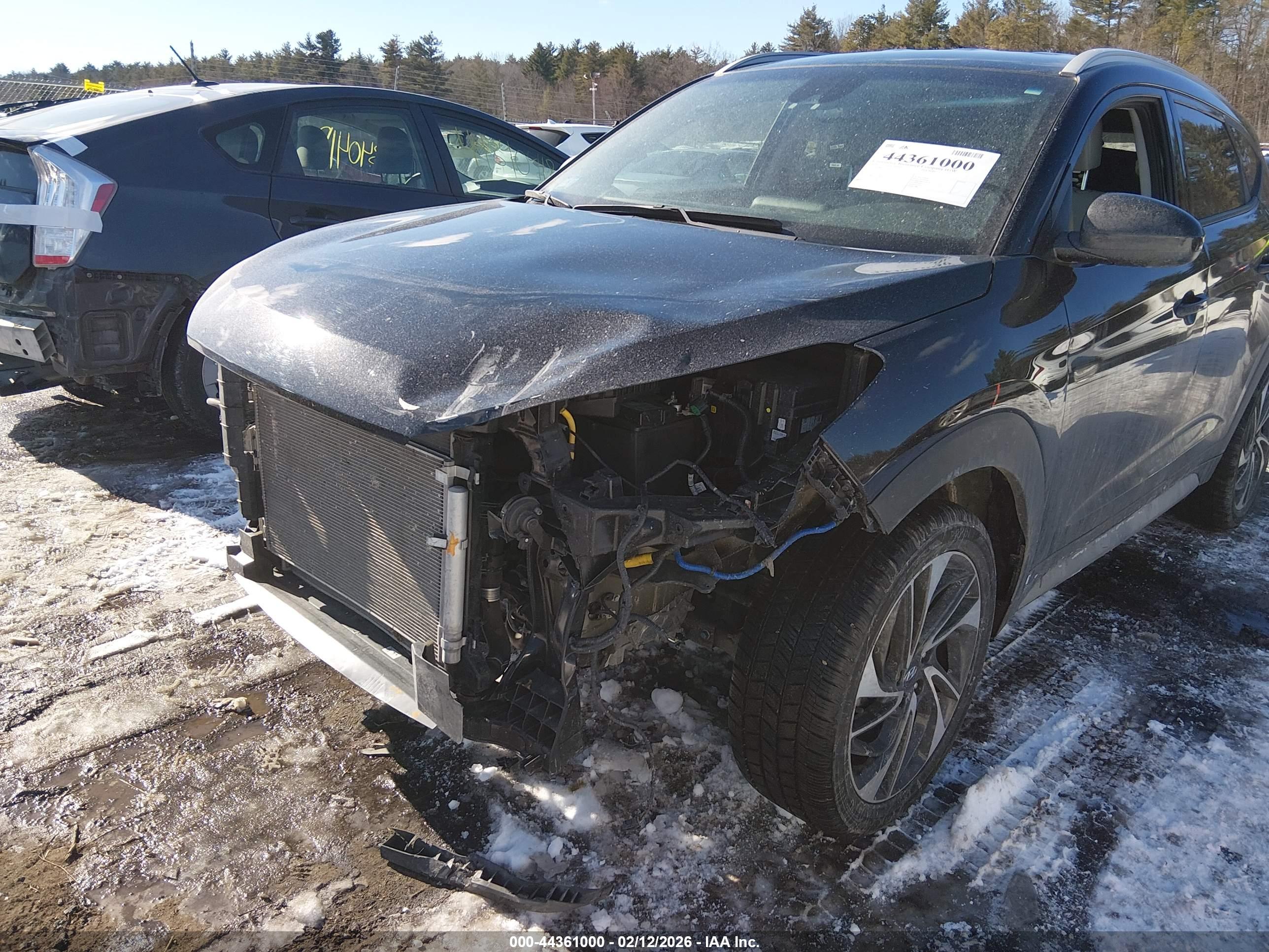HYUNDAI TUCSON image 6