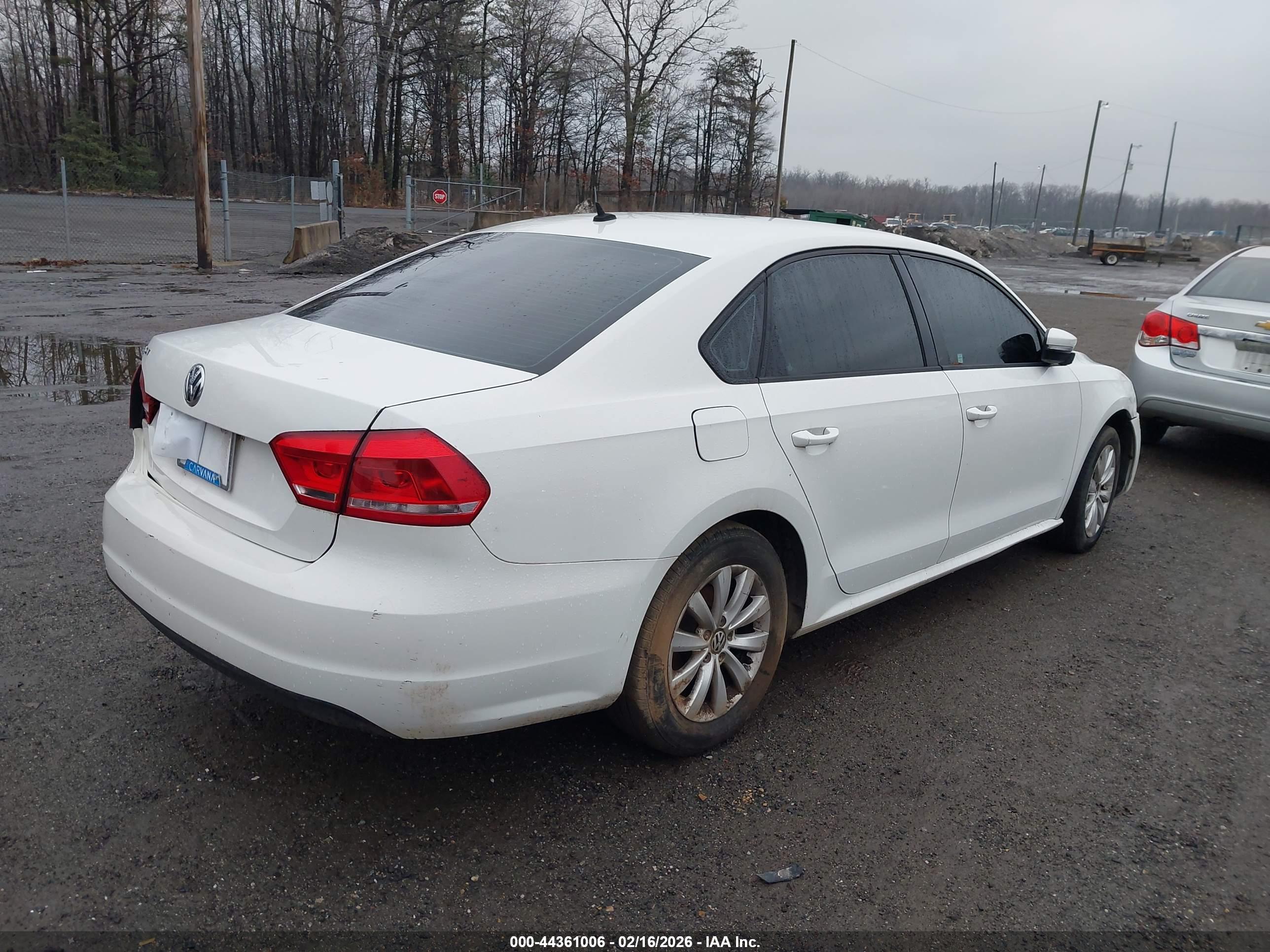 VOLKSWAGEN PASSAT image 4