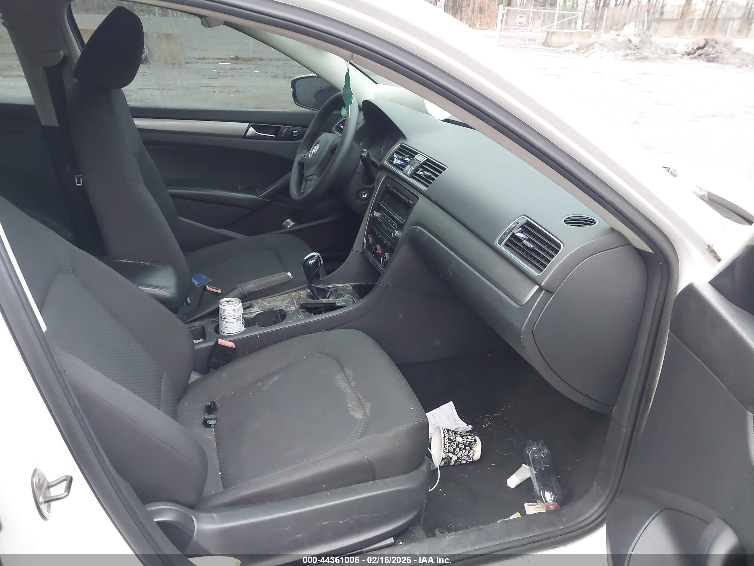 VOLKSWAGEN PASSAT image 5