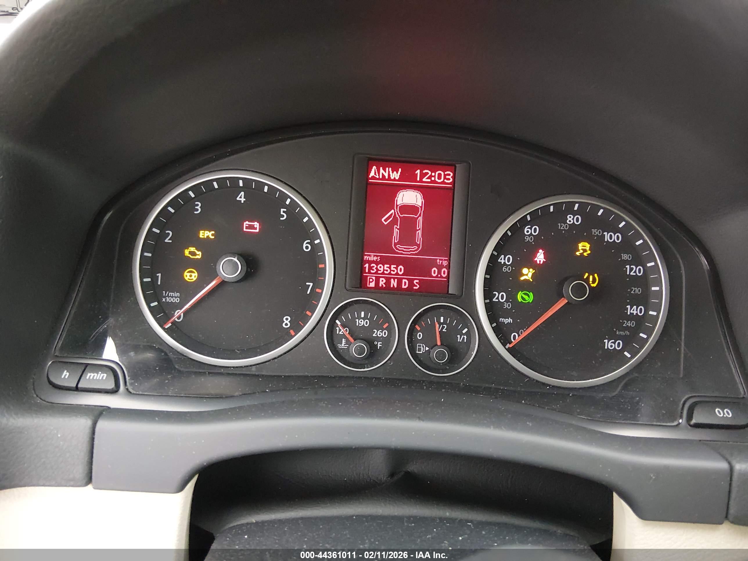 VOLKSWAGEN TIGUAN image 7