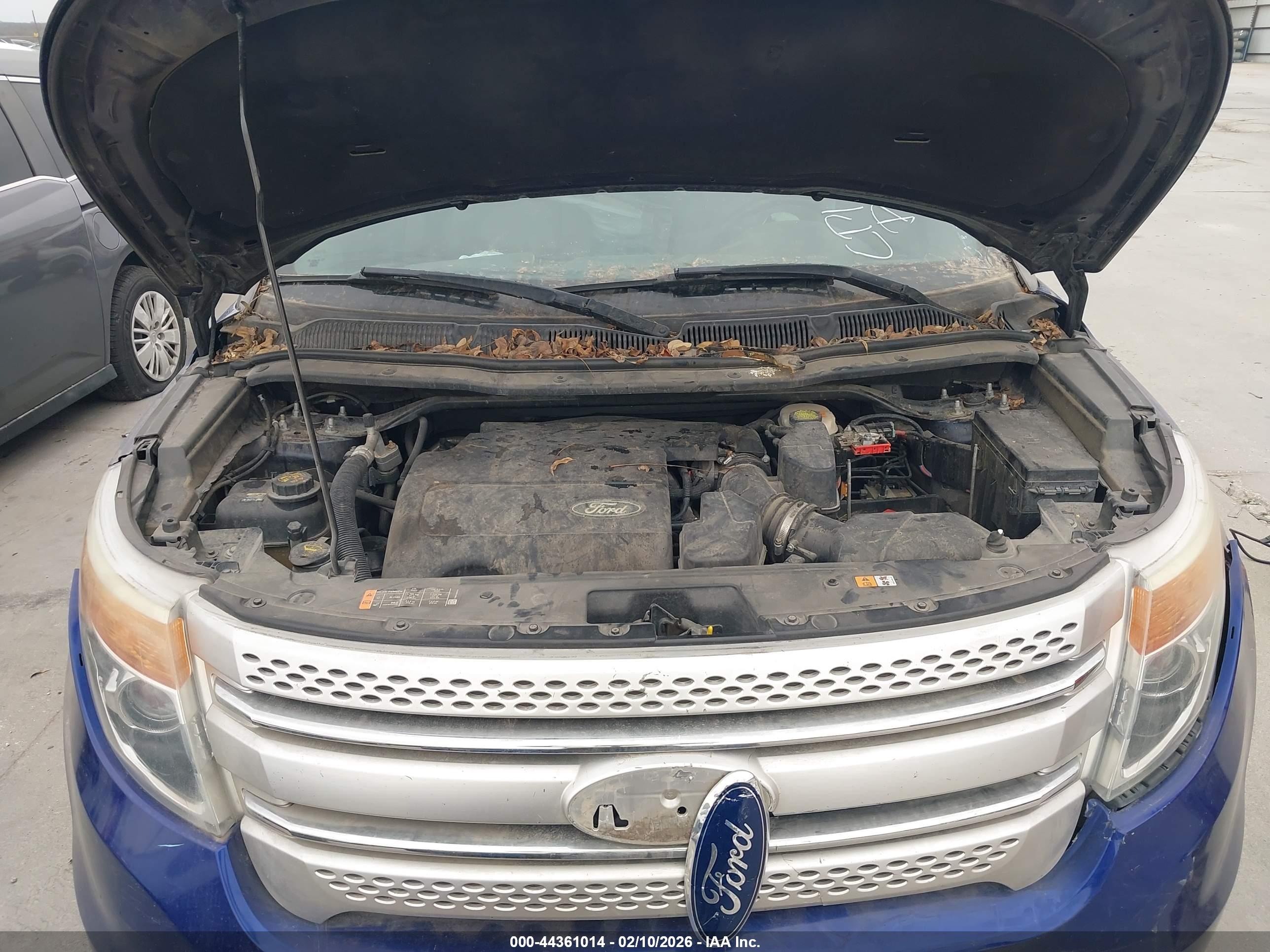 FORD EXPLORER image 10