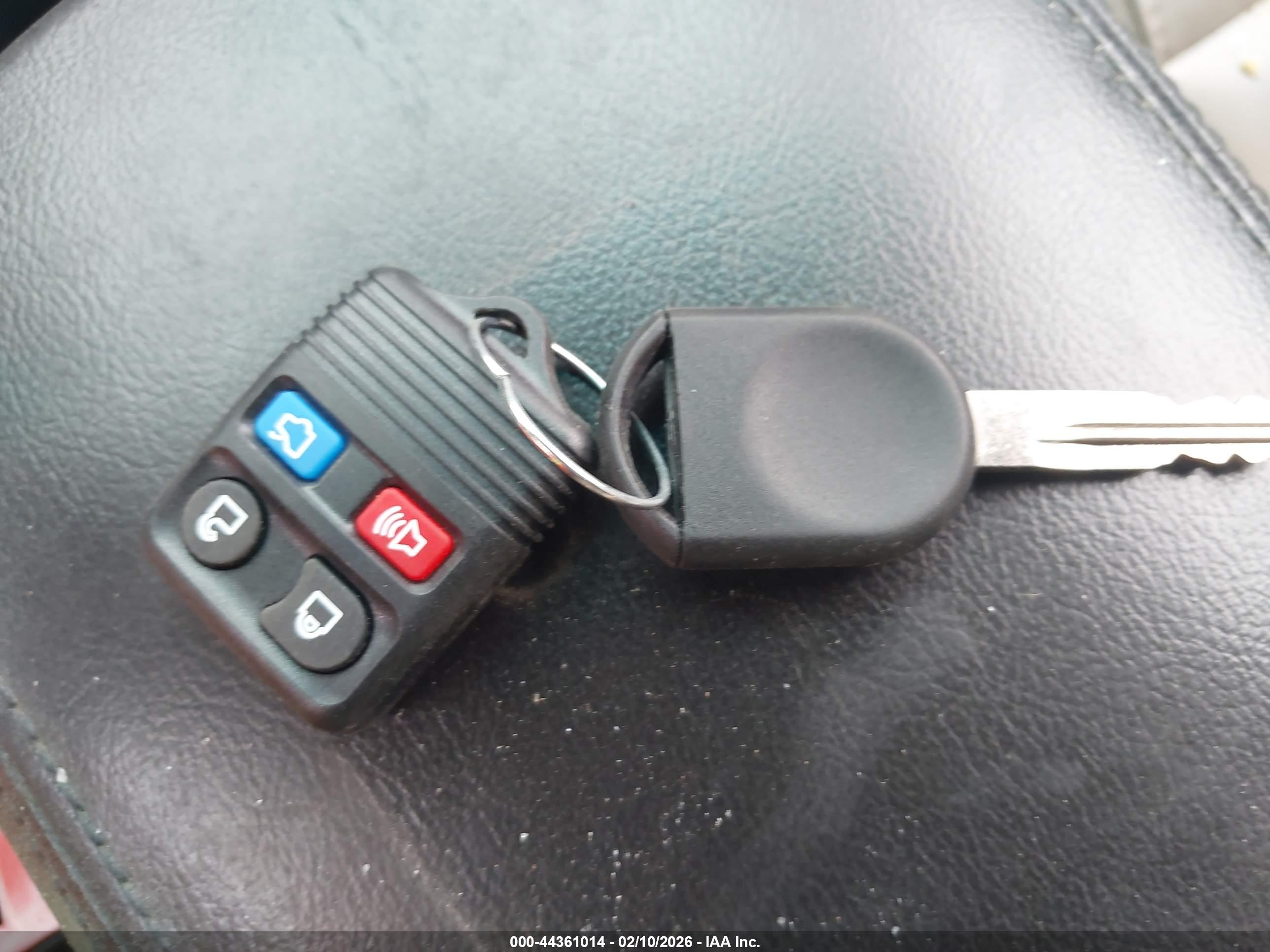 FORD EXPLORER image 11