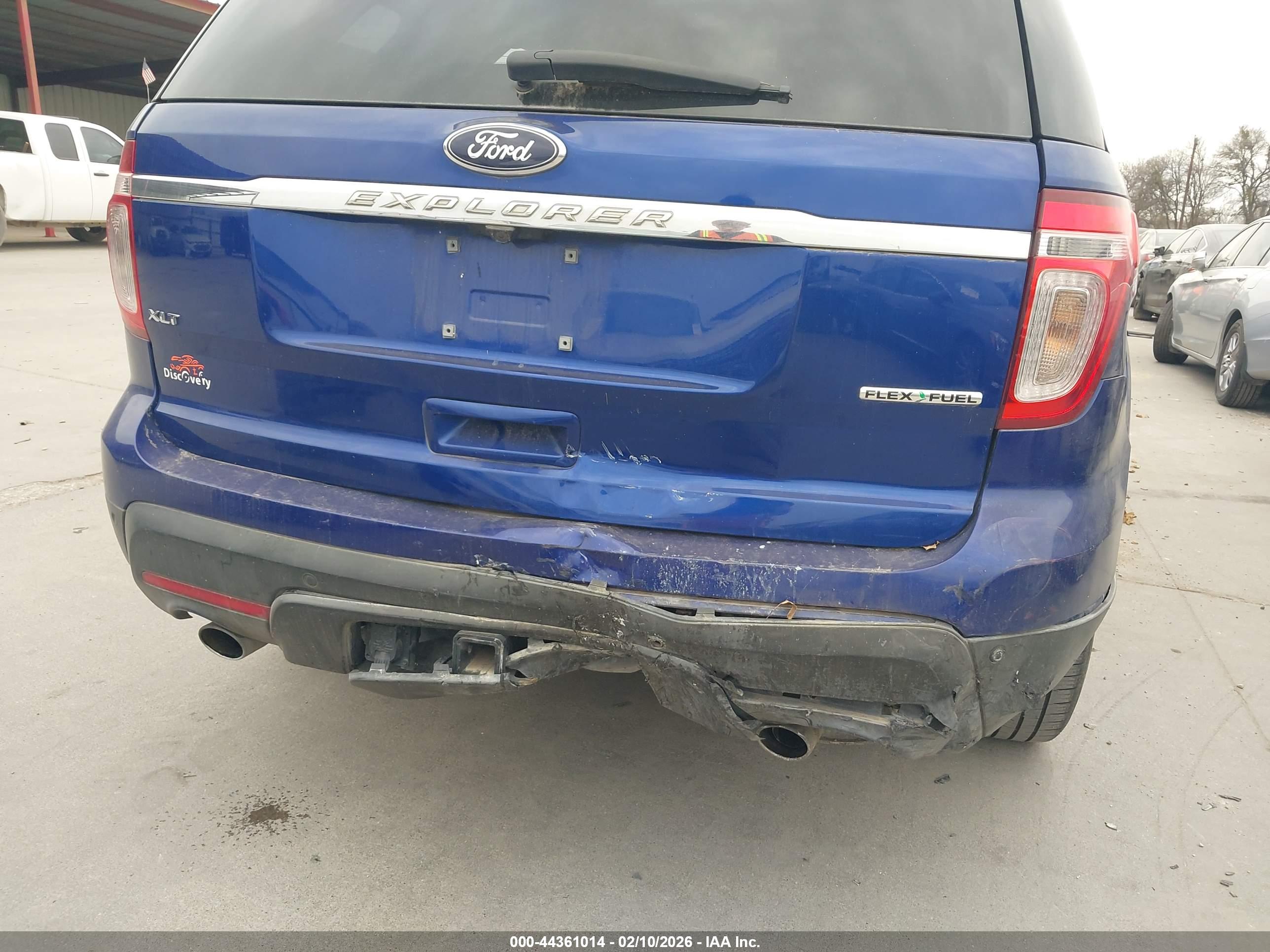 FORD EXPLORER image 6
